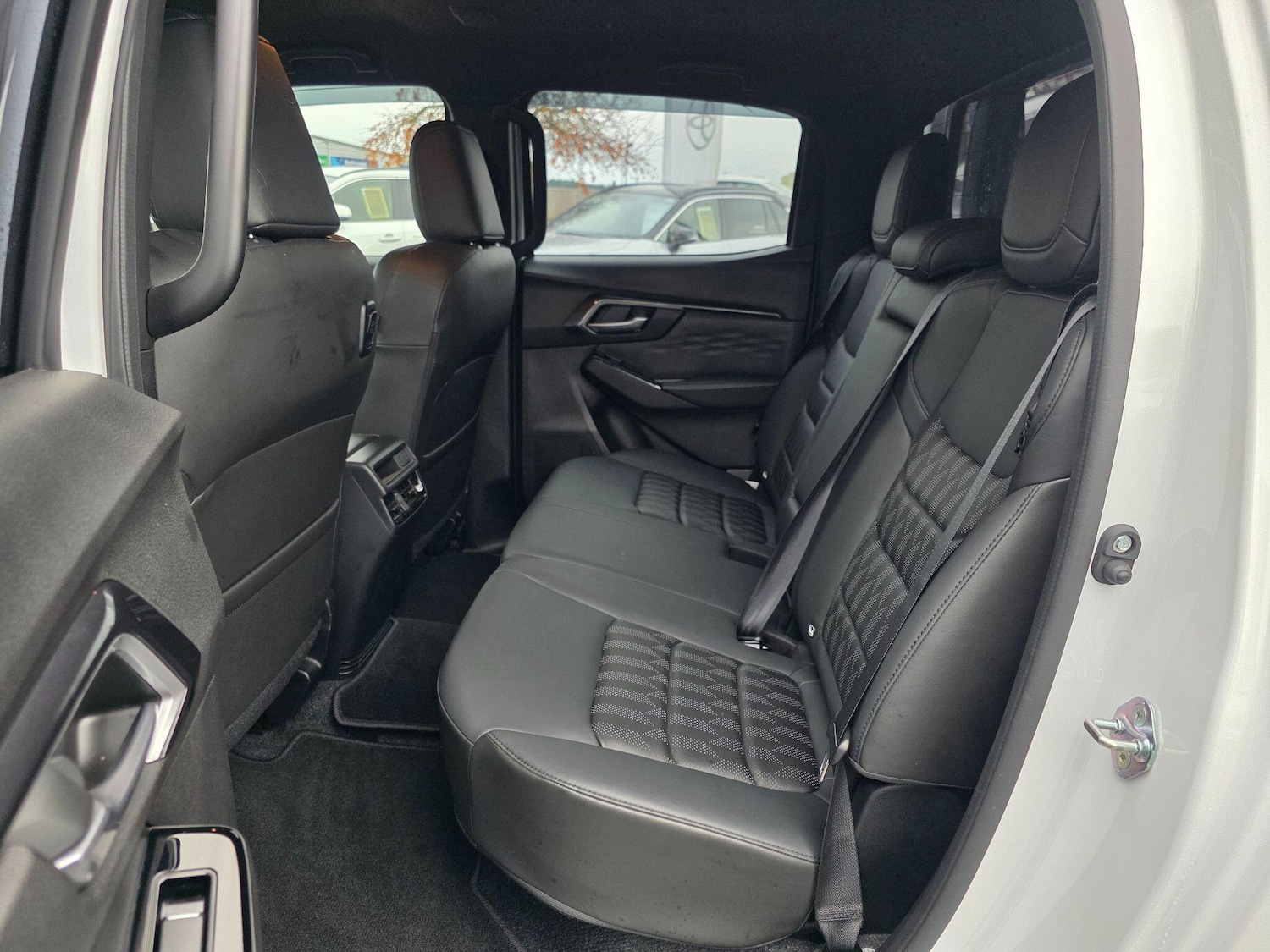 Used Isuzu D-Max 2024 for sale - 77039930: Photo 12