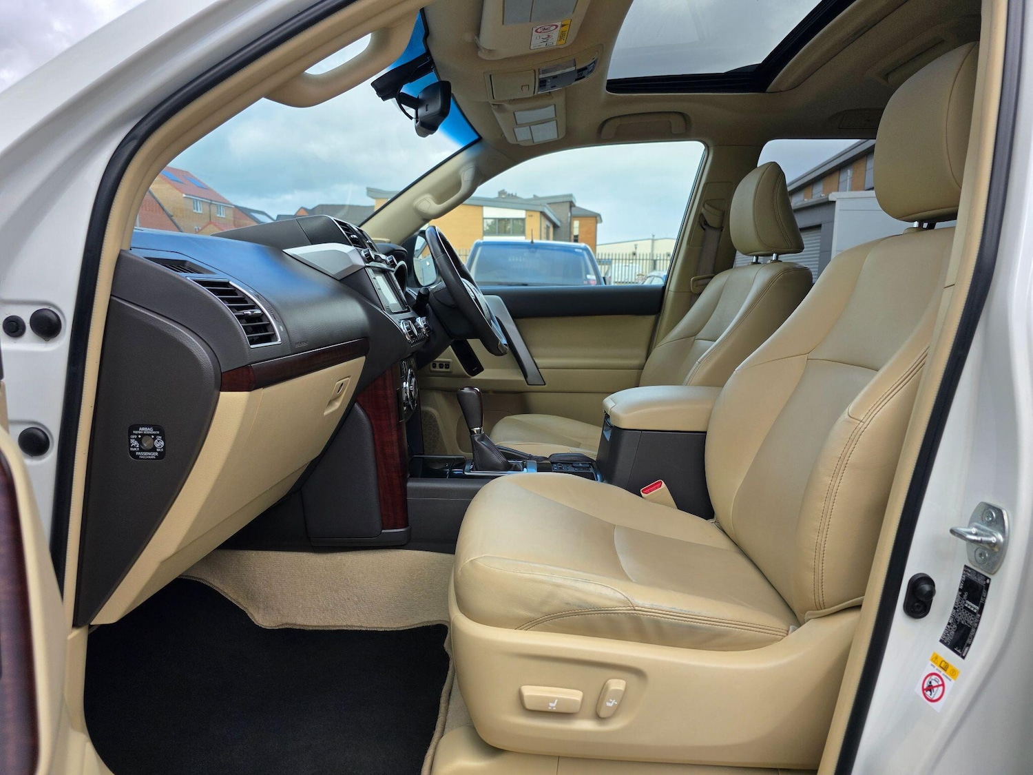 Used Toyota Land Cruiser 2017 for sale - 78170426: Photo 12