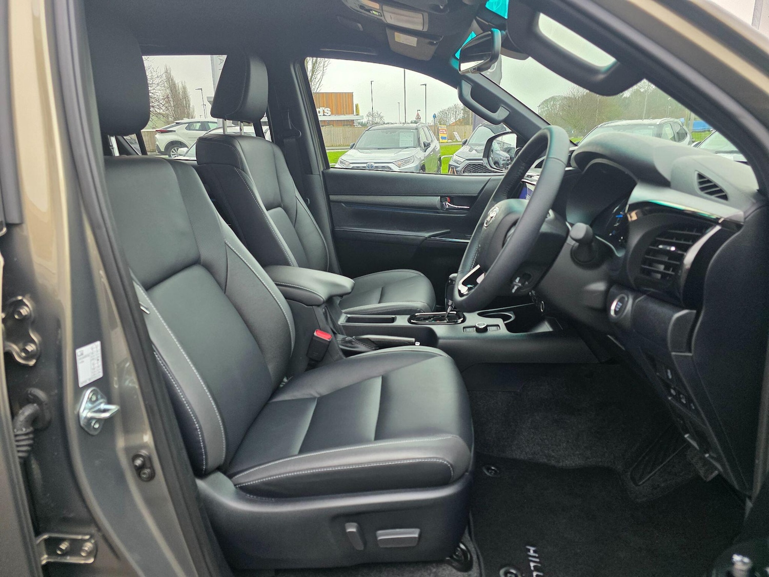 Used Toyota Hilux 2026 for sale - 77440254: Photo 13