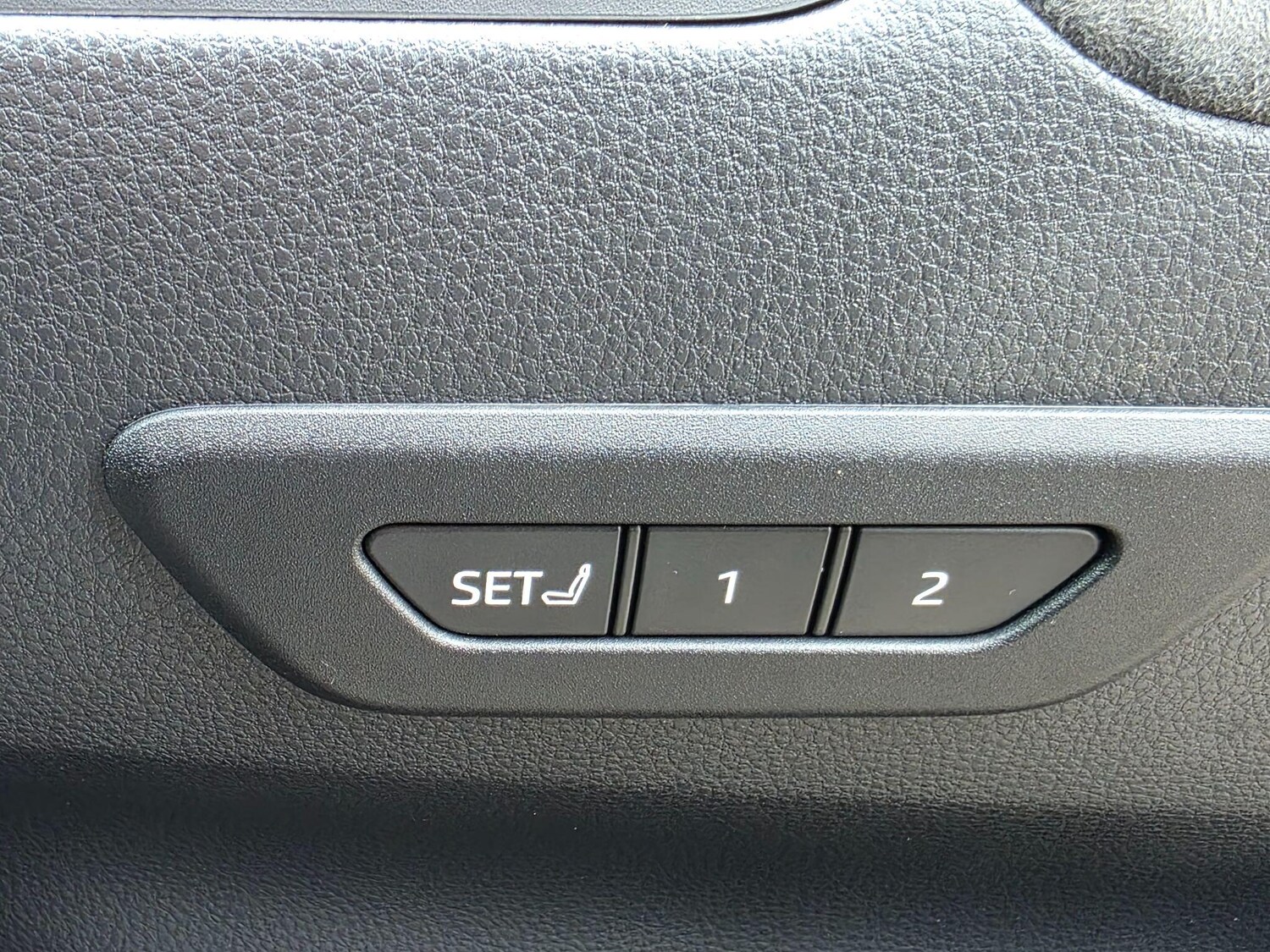 Used Toyota C-HR for sale - 78205111: Photo 25