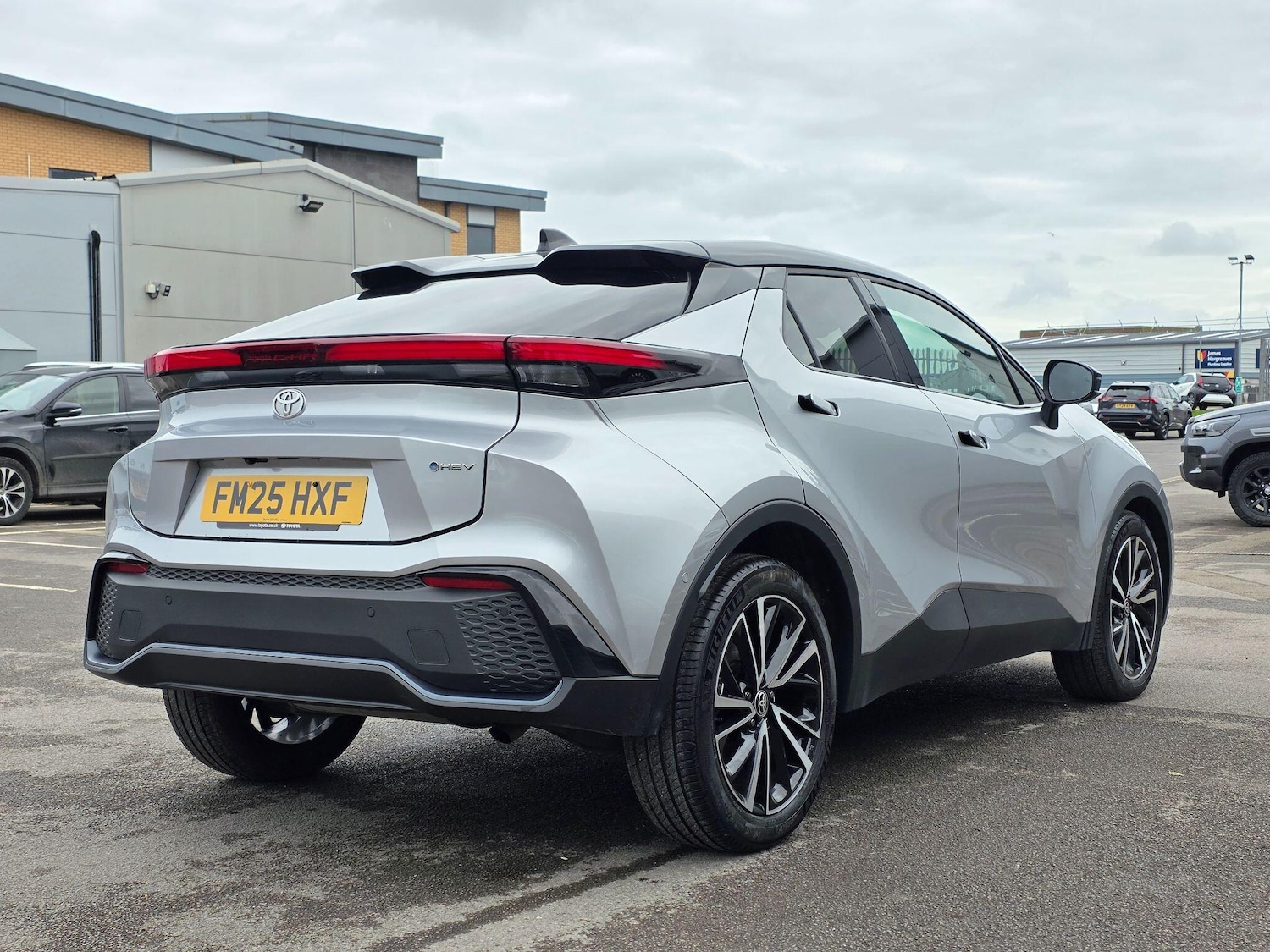 Used Toyota C-HR 2025 for sale - 77710216: Photo 2