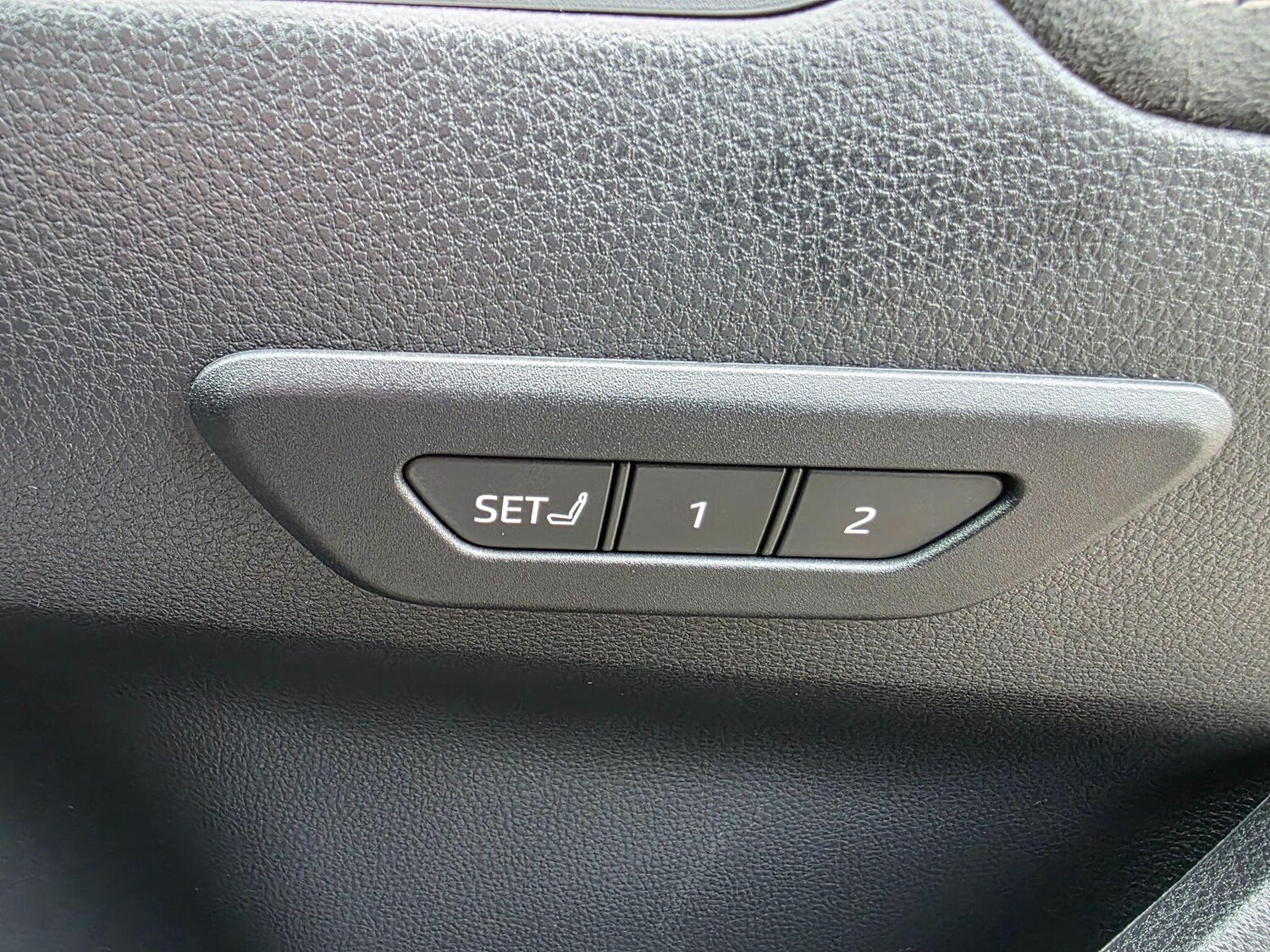 Used Toyota C-HR 2025 for sale - 77710216: Photo 24