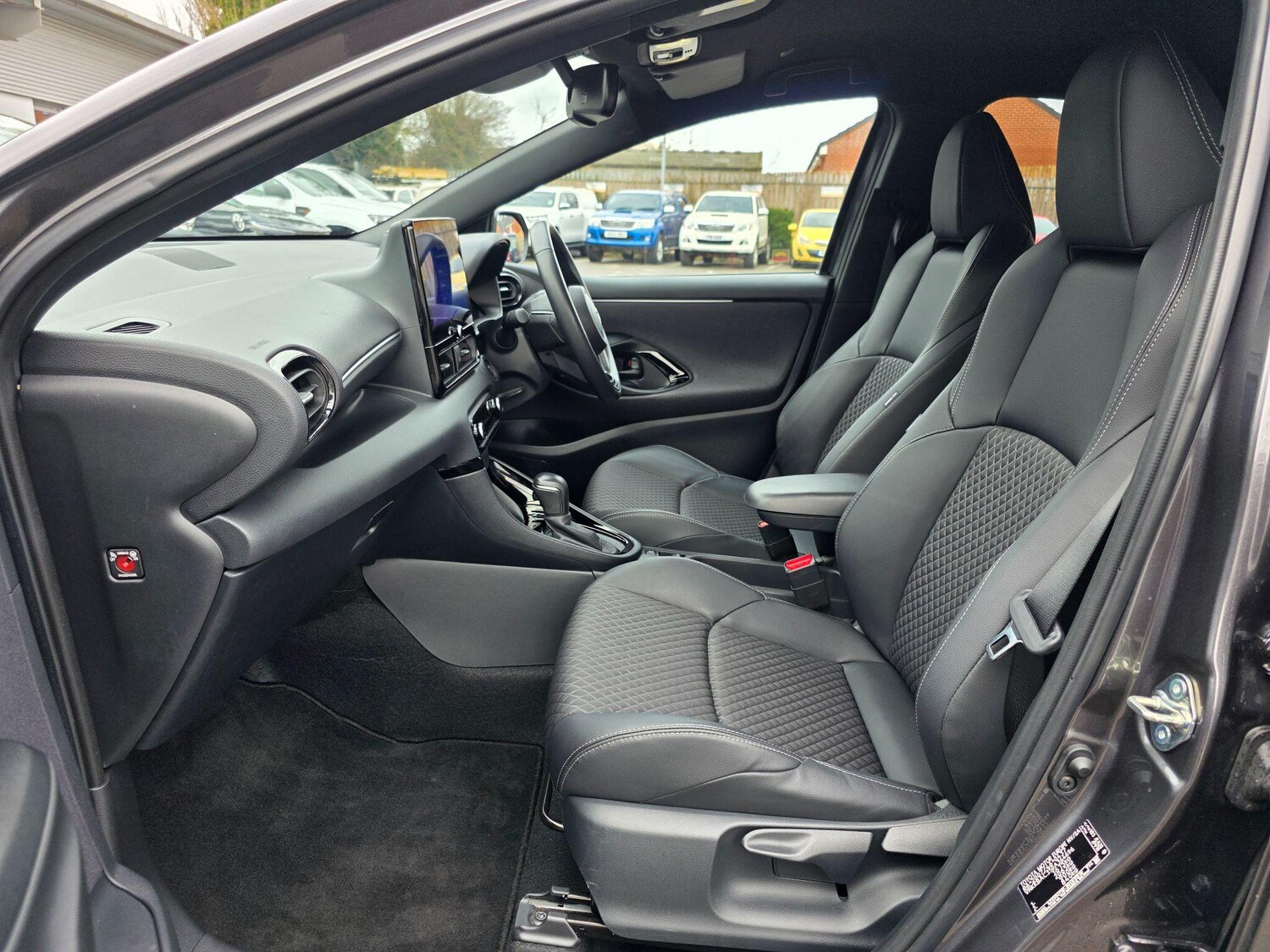 Used Toyota Yaris 2024 for sale - 77710360: Photo 12