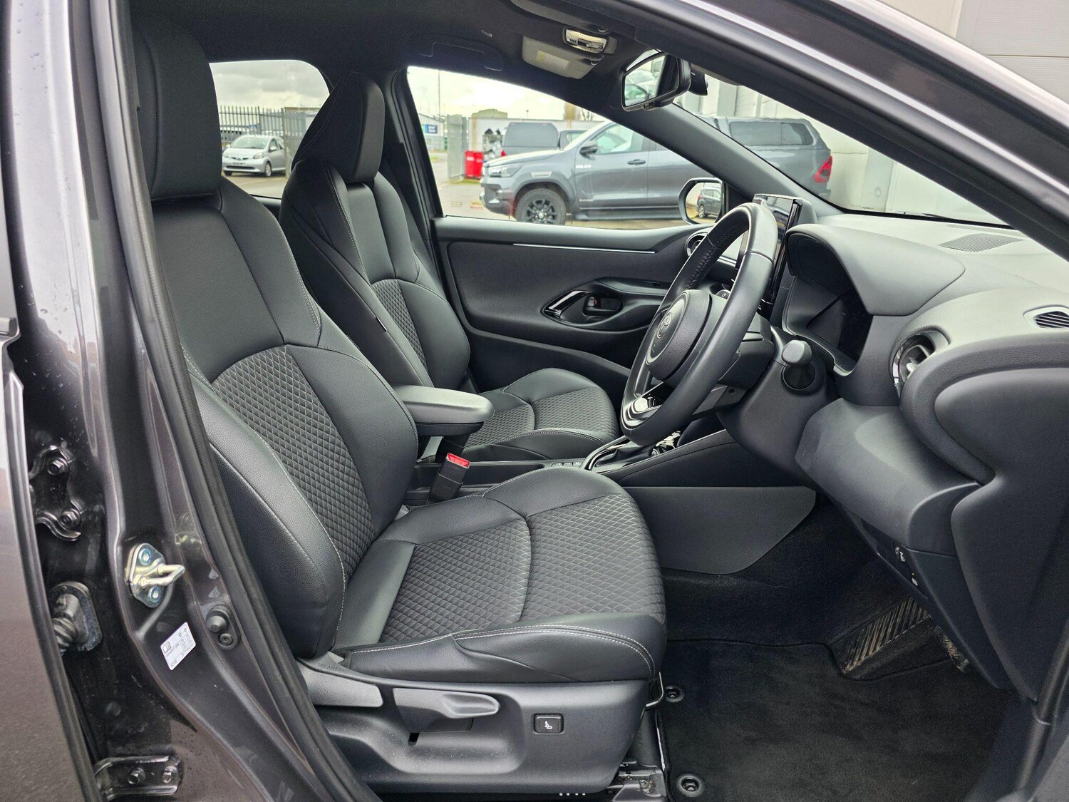 Used Toyota Yaris 2024 for sale - 77710360: Photo 13