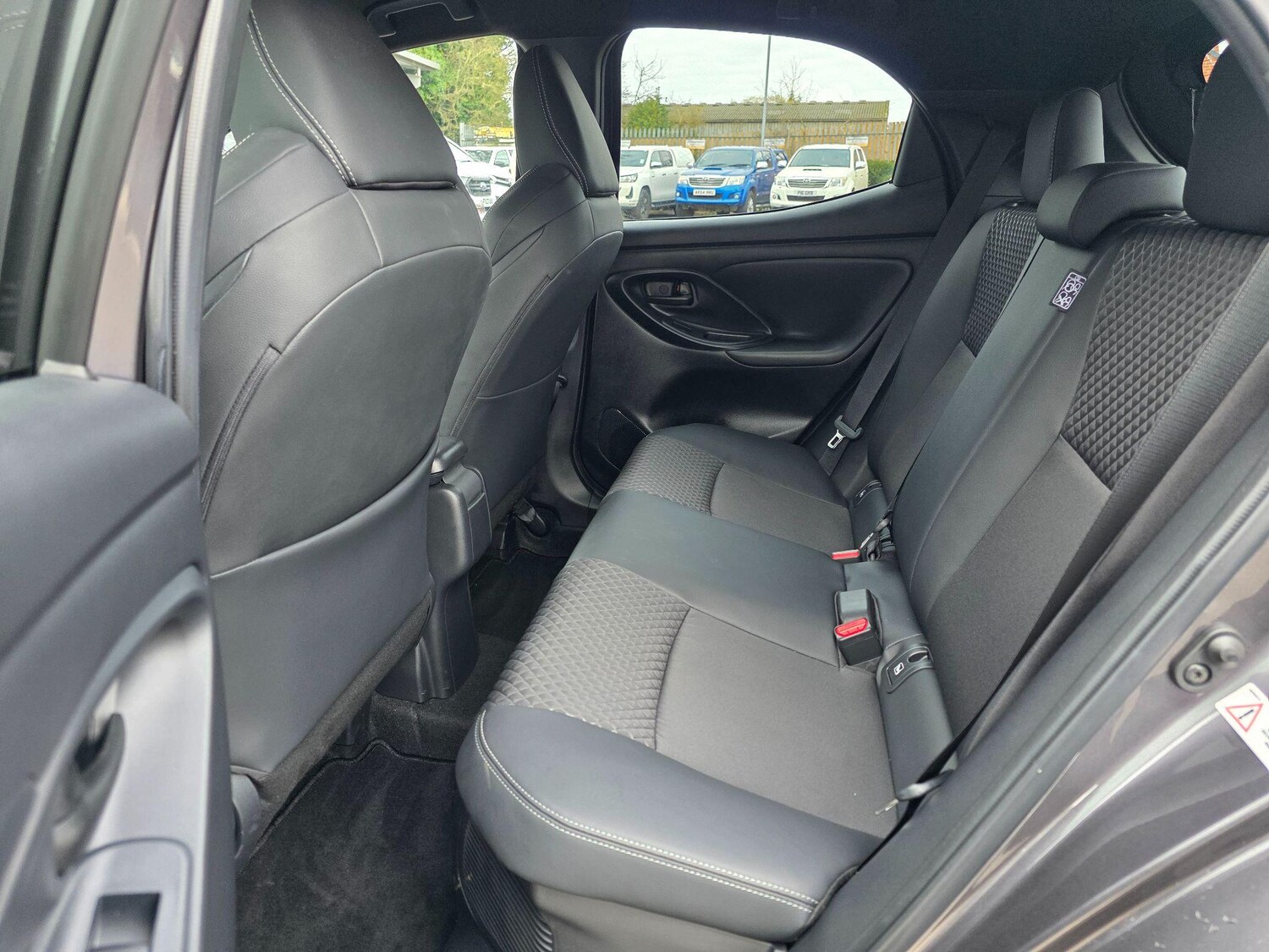 Used Toyota Yaris 2024 for sale - 77710360: Photo 14