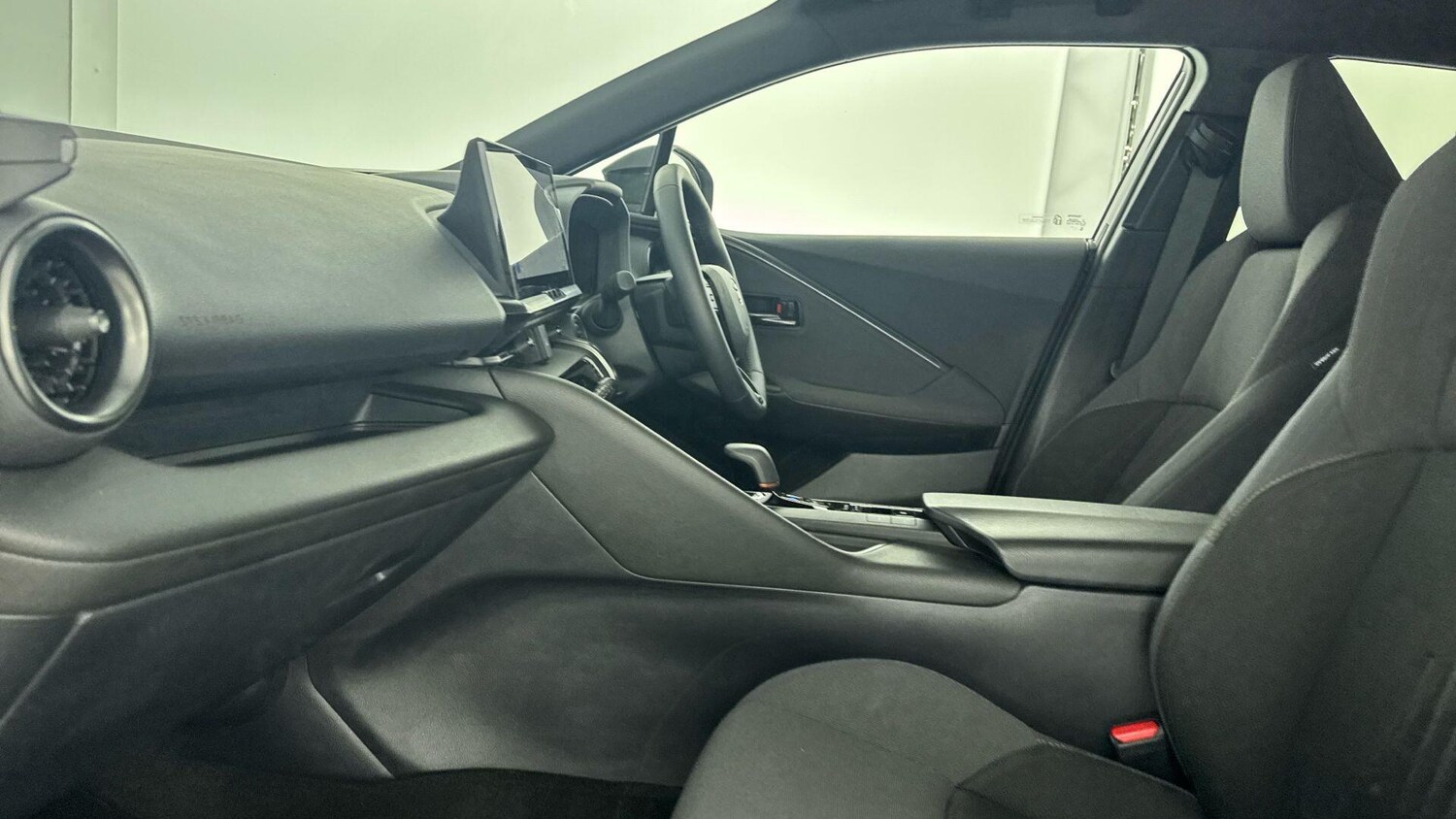 Used Toyota C-HR 2024 for sale - 77710430: Photo 12