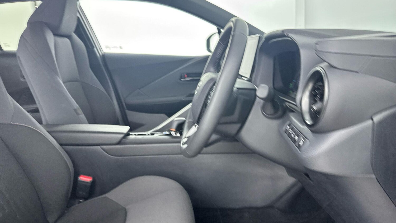 Used Toyota C-HR 2024 for sale - 77710430: Photo 13