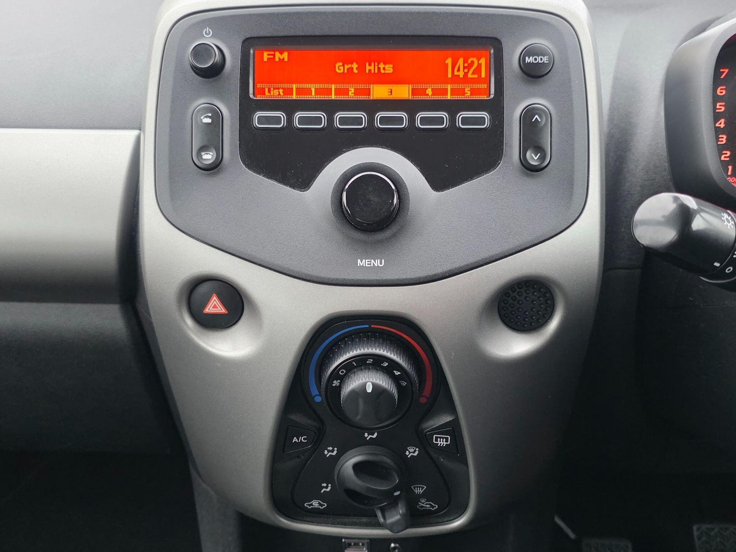 Used Toyota AYGO 2018 for sale - 77144625: Photo 9