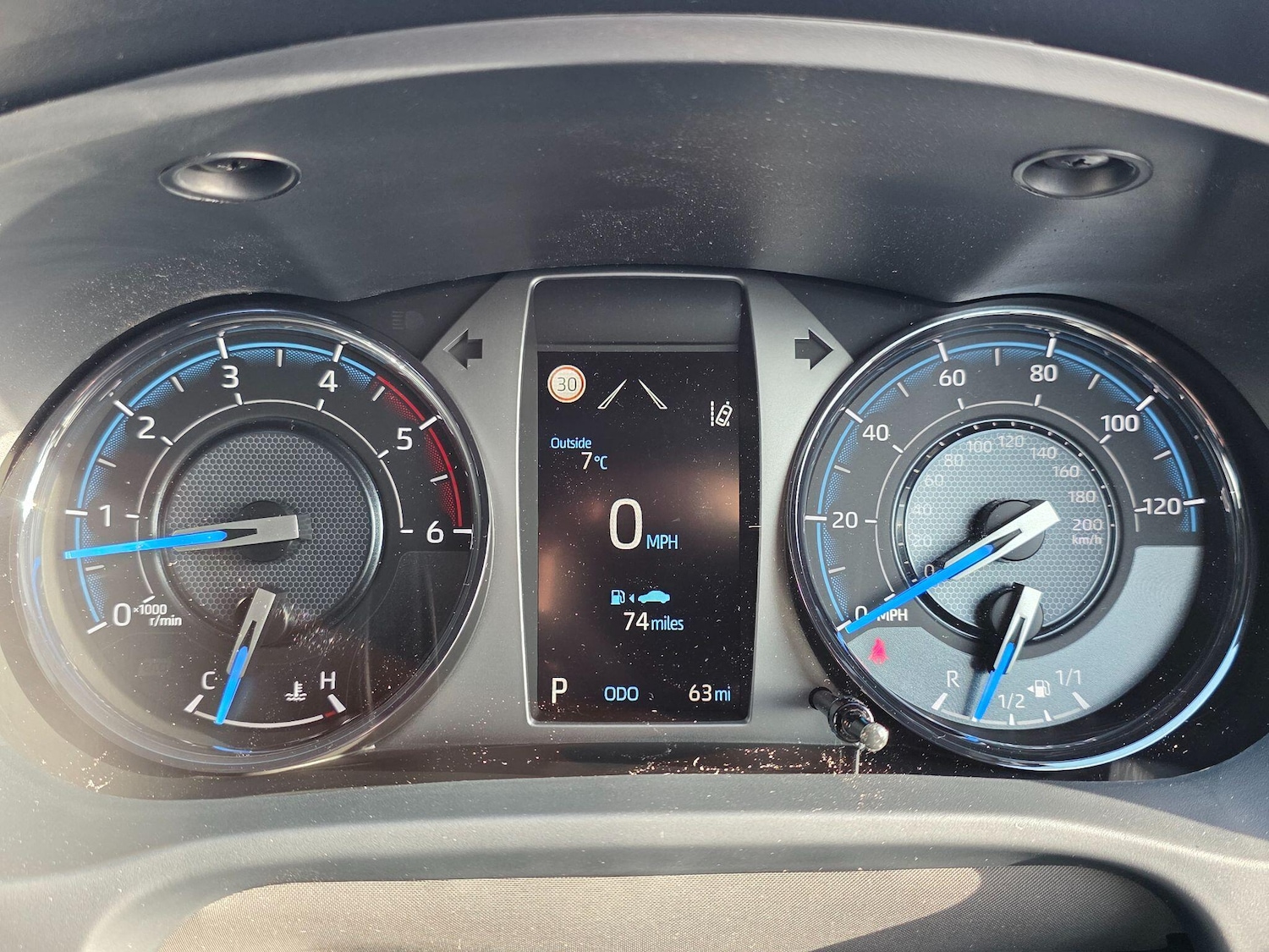 Used Toyota Hilux 2025 for sale - 76701254: Photo 11