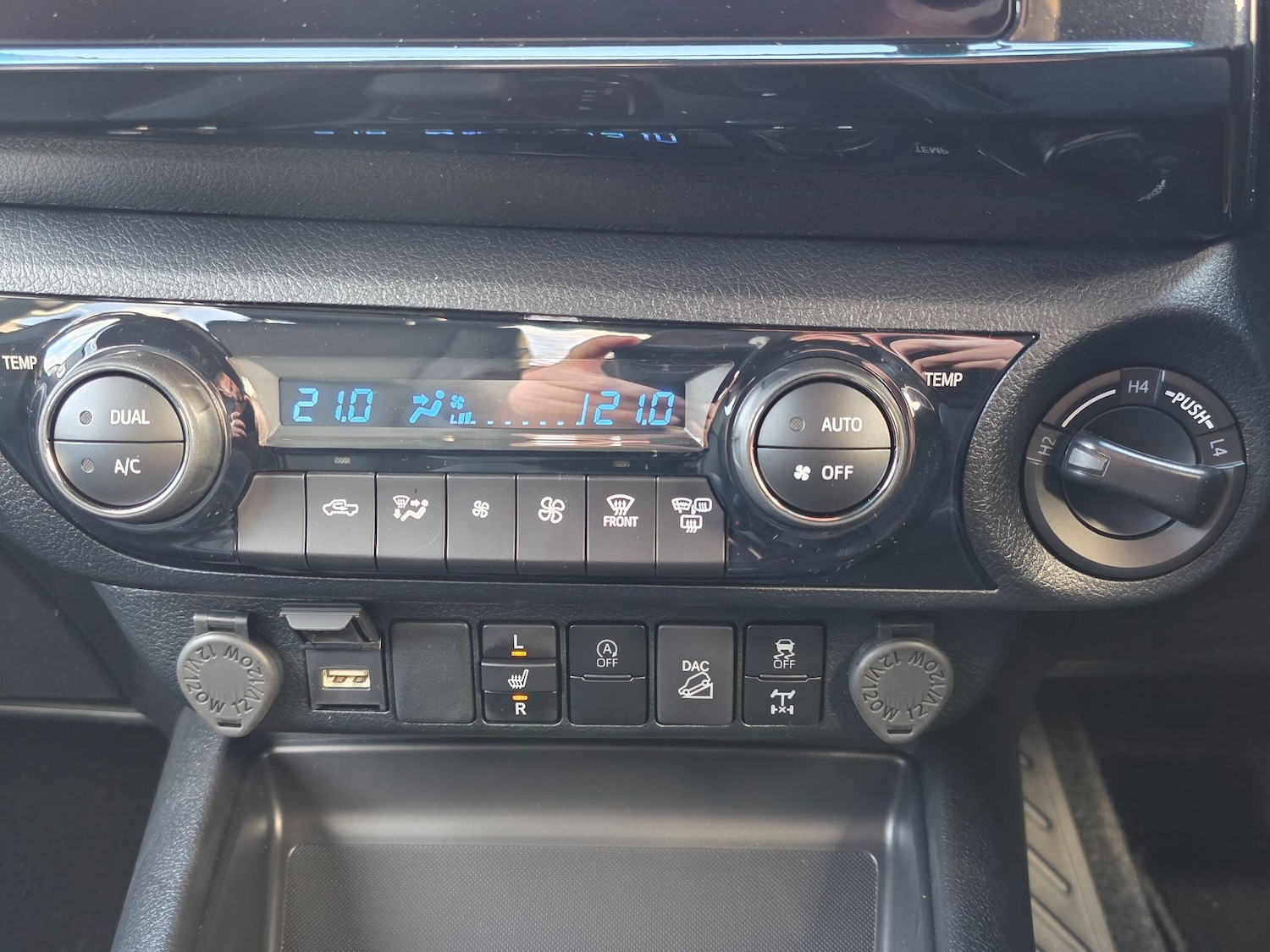 Used Toyota Hilux 2025 for sale - 76701254: Photo 23