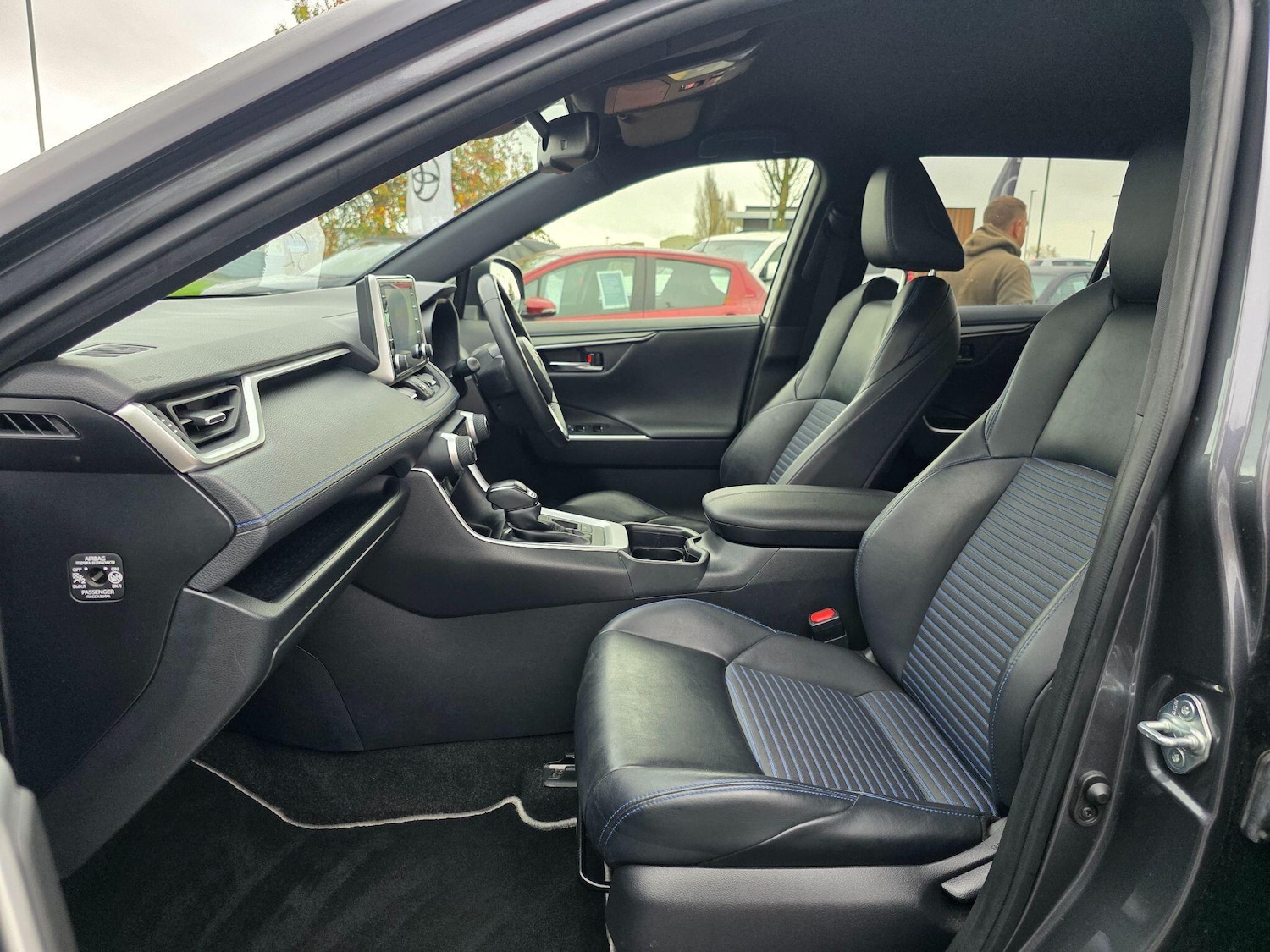 Used Toyota RAV4 2021 for sale - 76592770: Photo 12