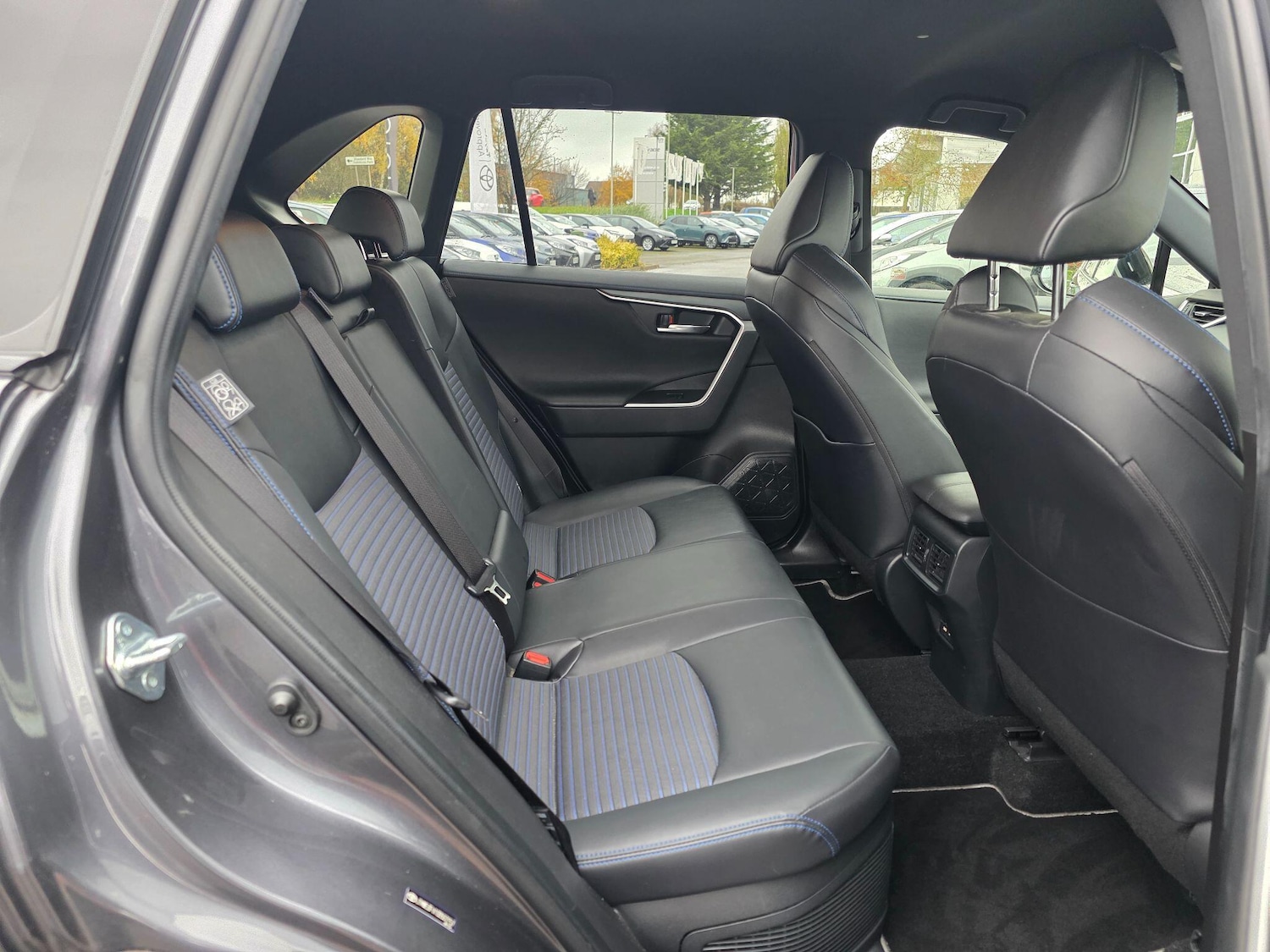 Used Toyota RAV4 2021 for sale - 76592770: Photo 15