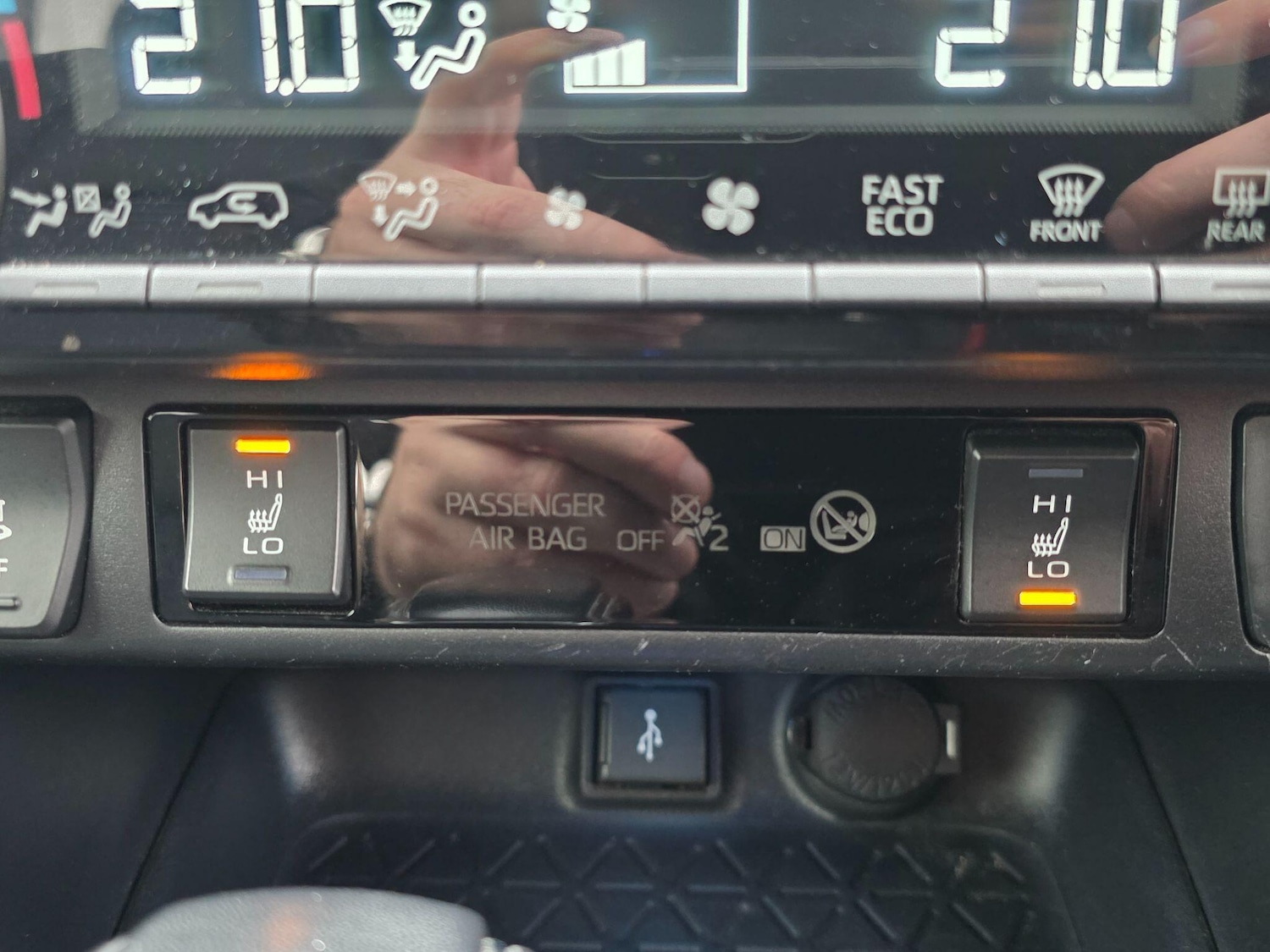 Used Toyota RAV4 2021 for sale - 76592770: Photo 24