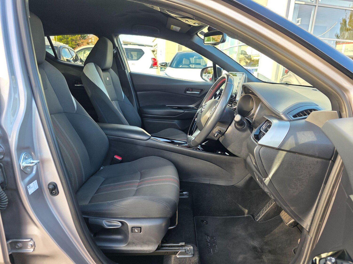 Used Toyota C-HR 2022 for sale - 77144077: Photo 13