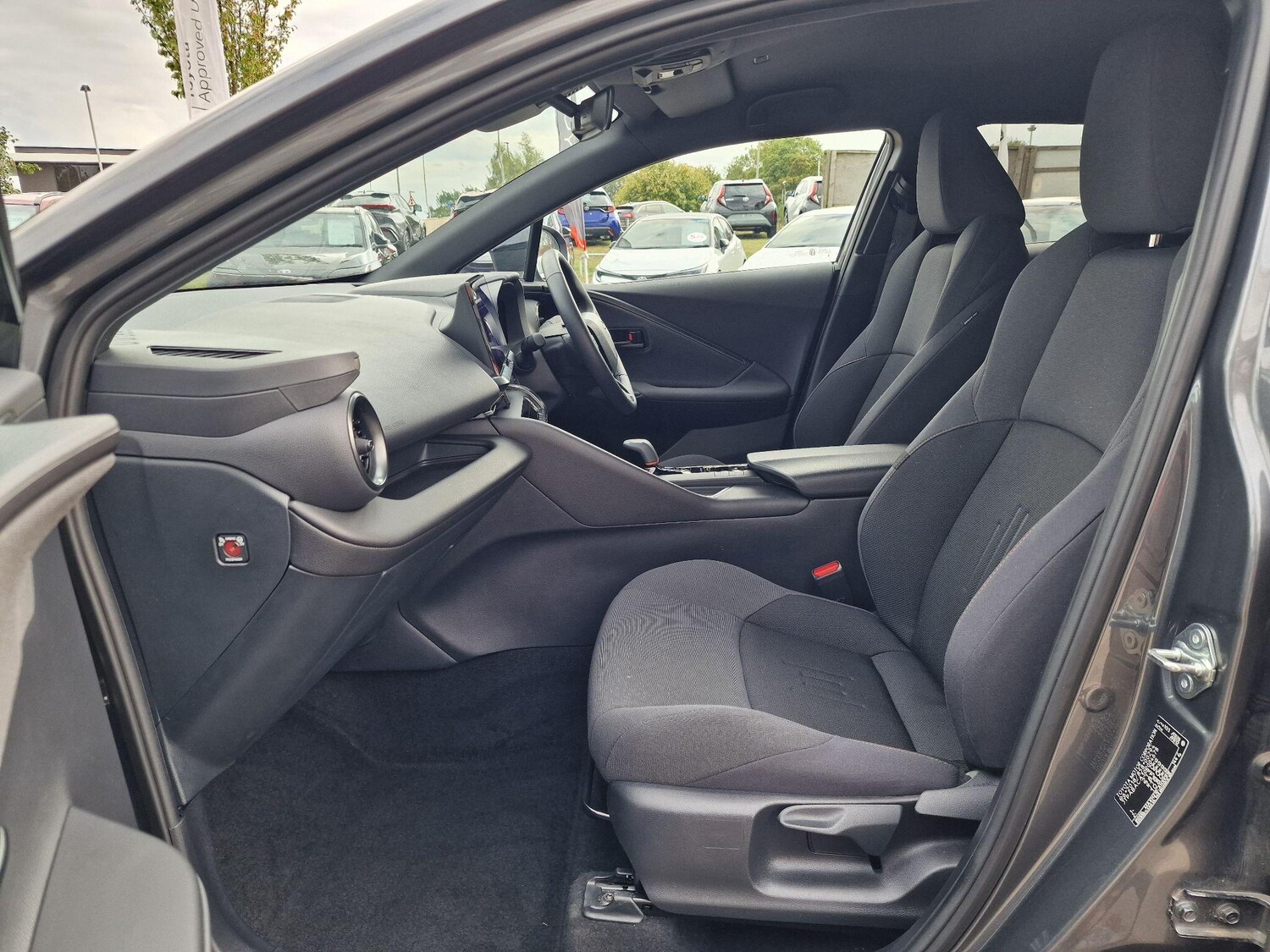 Used Toyota C-HR 2024 for sale - 76247790: Photo 12