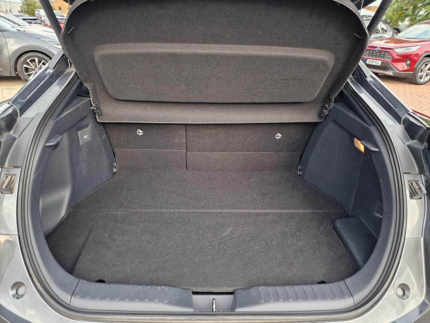 Used Toyota C-HR 2024 for sale - 76247790: Photo 16