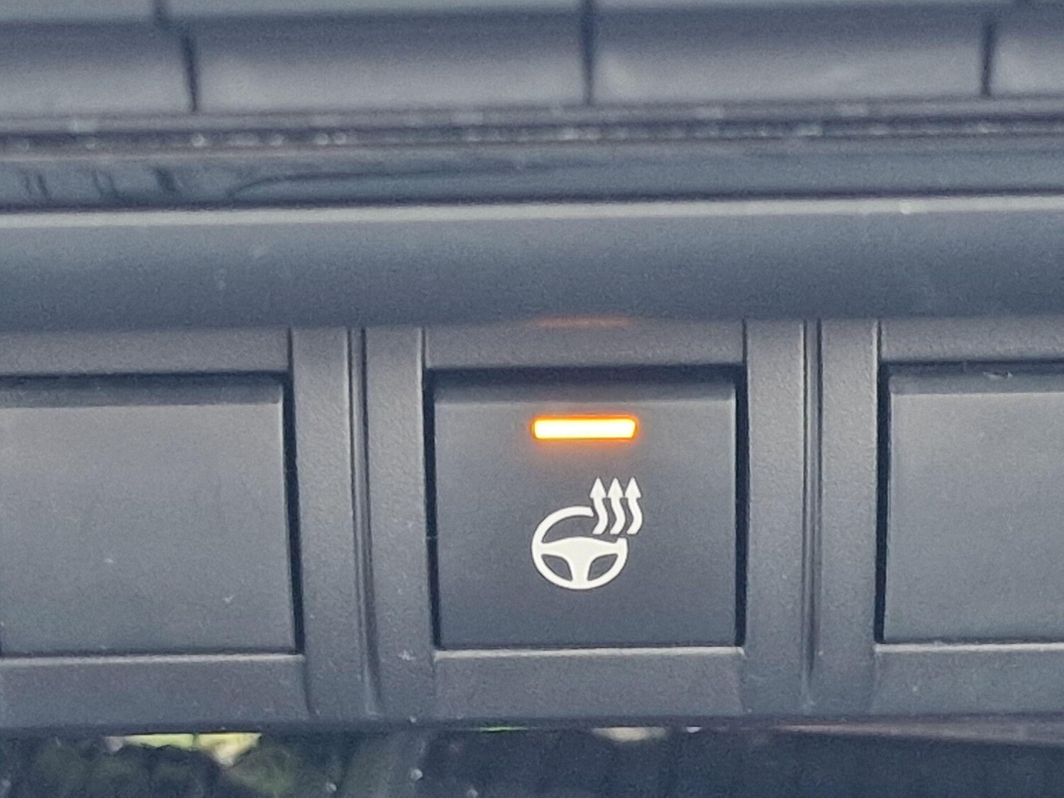 Used Toyota C-HR 2024 for sale - 76247790: Photo 24