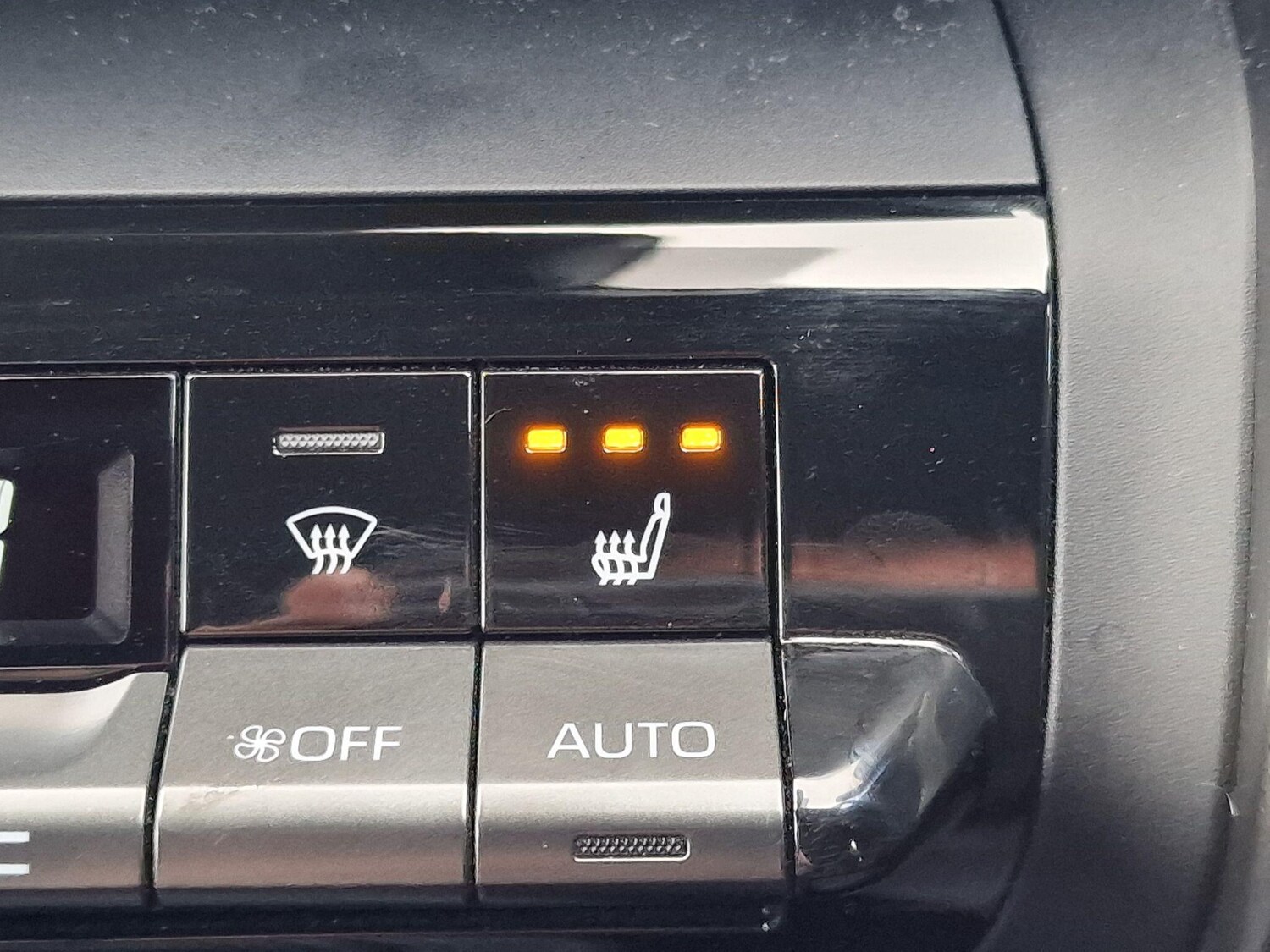 Used Toyota C-HR 2024 for sale - 76247790: Photo 25