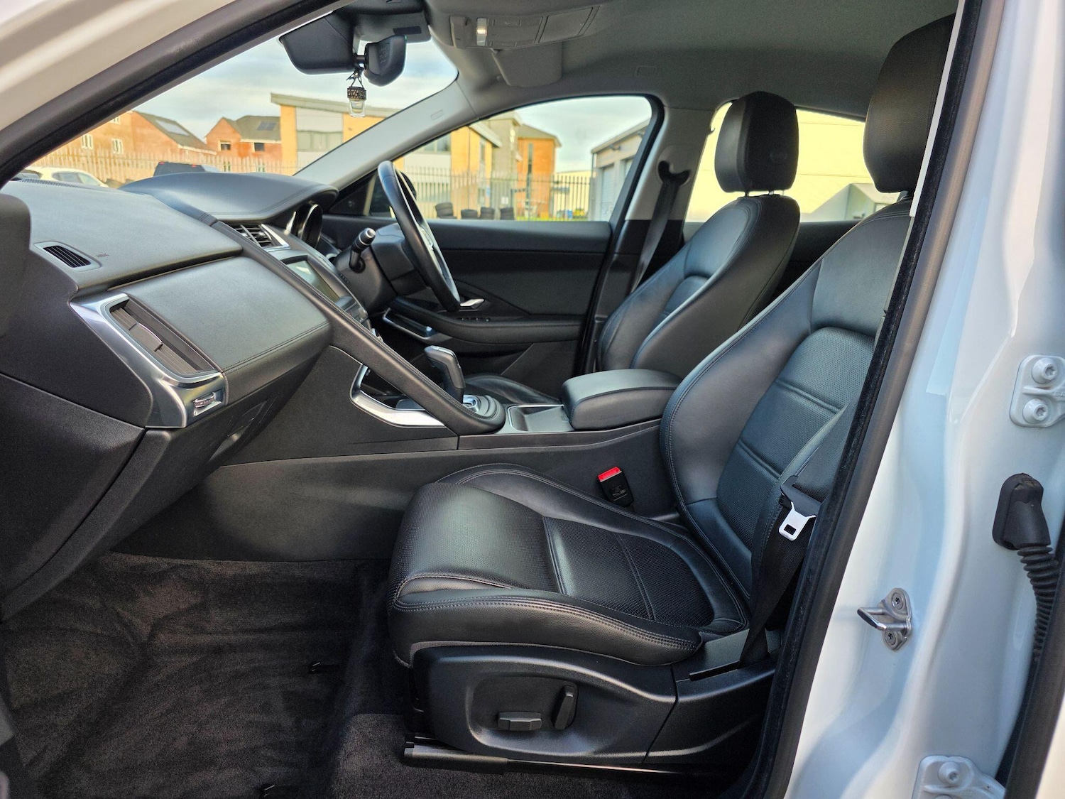 Used Jaguar E-Pace 2019 for sale - 76975559: Photo 10