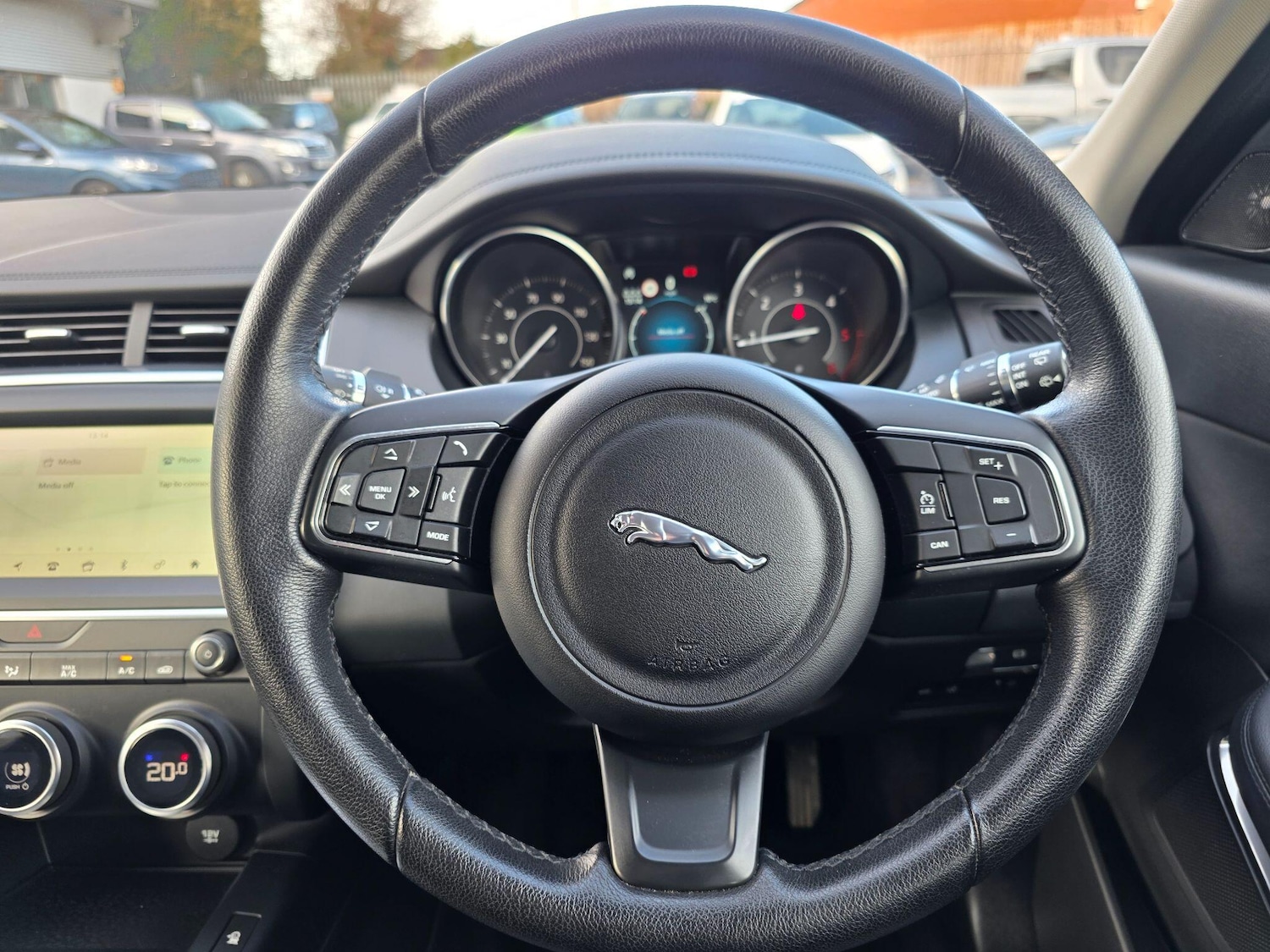 Used Jaguar E-Pace 2019 for sale - 76975559: Photo 8