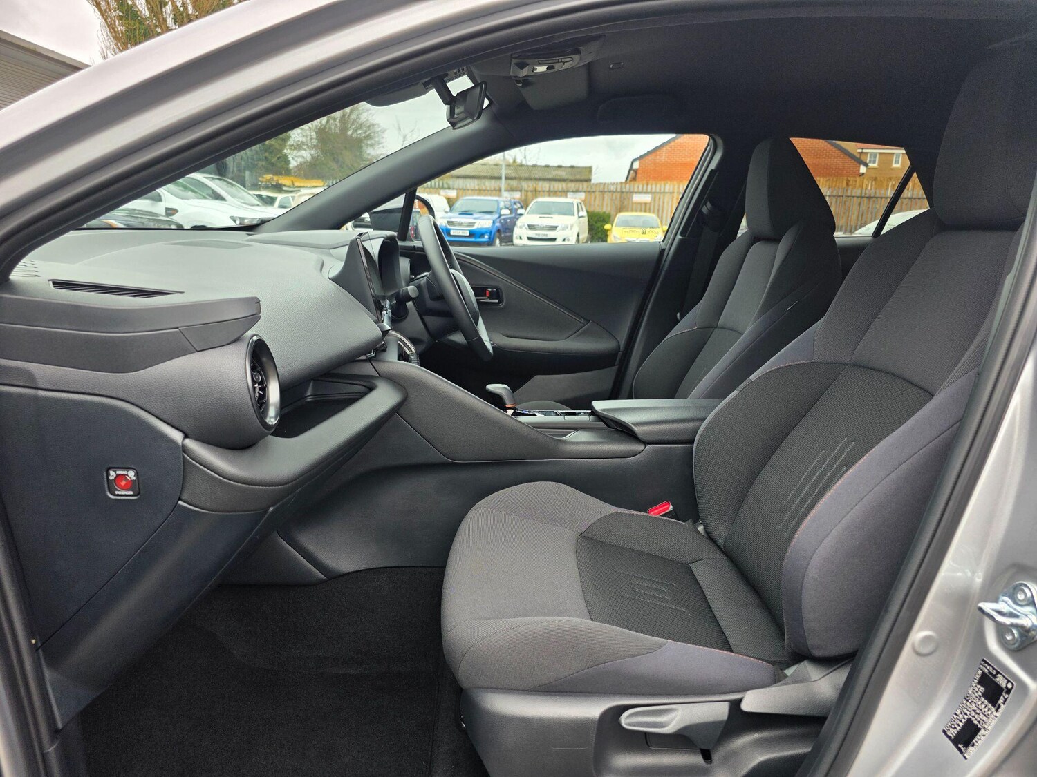 Used Toyota C-HR 2025 for sale - 77710245: Photo 12