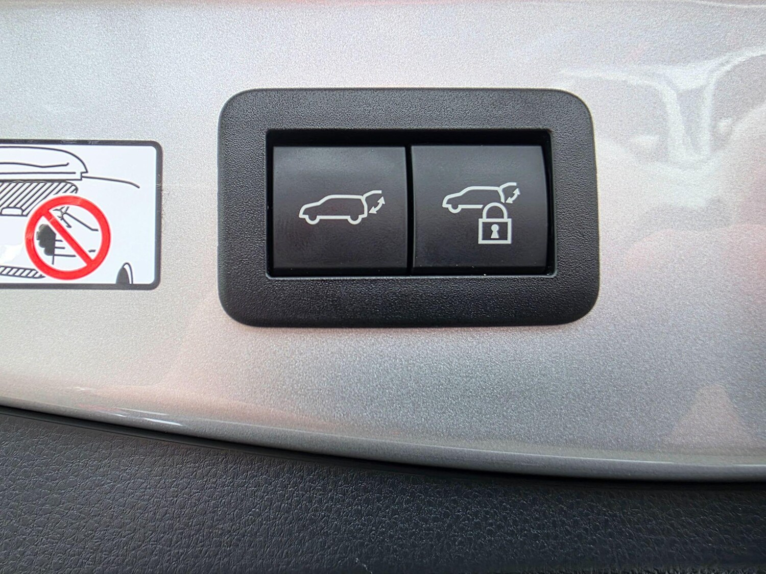 Used Toyota C-HR 2025 for sale - 77710245: Photo 25