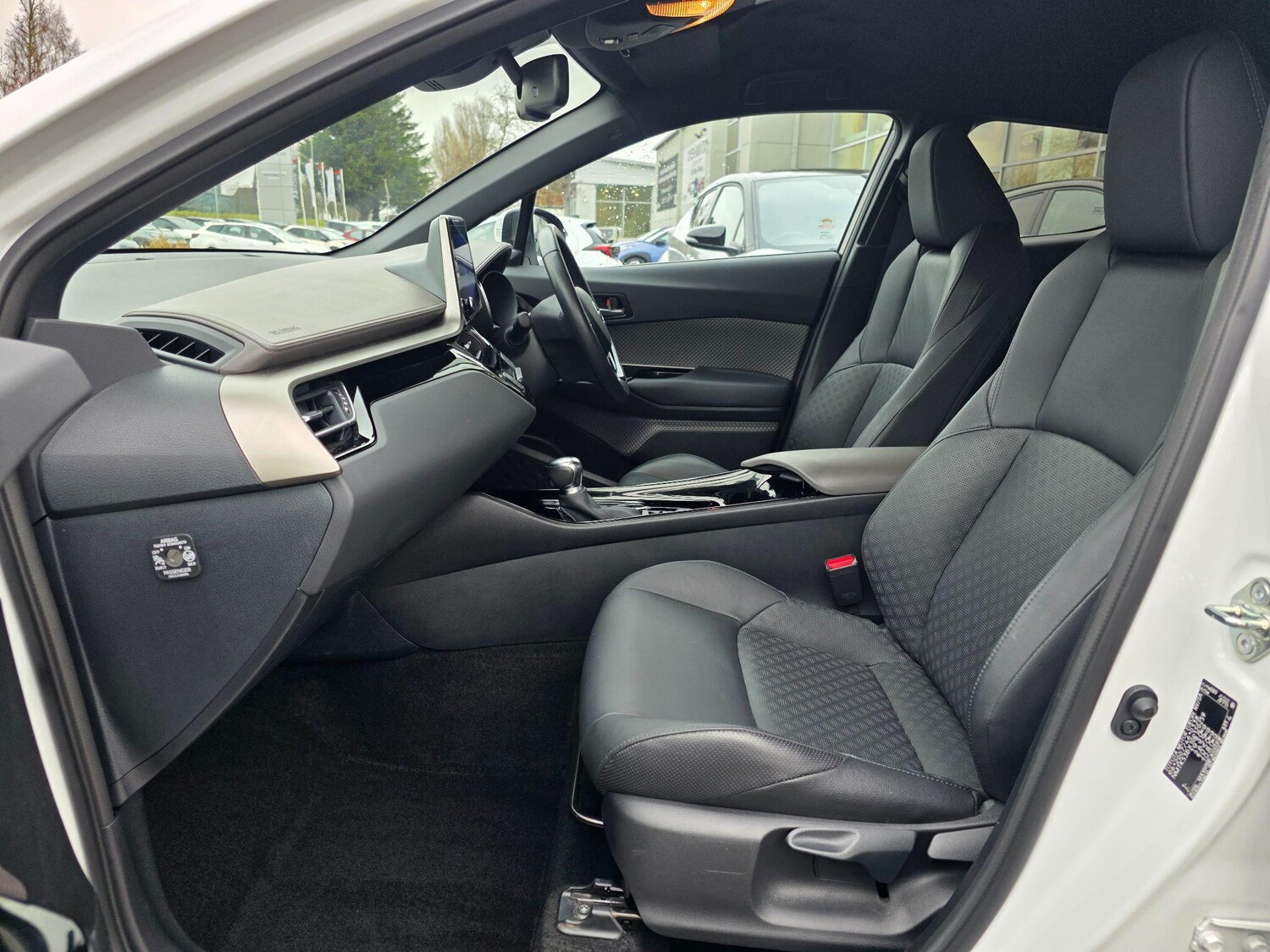 Used Toyota C-HR 2023 for sale - 77537930: Photo 12