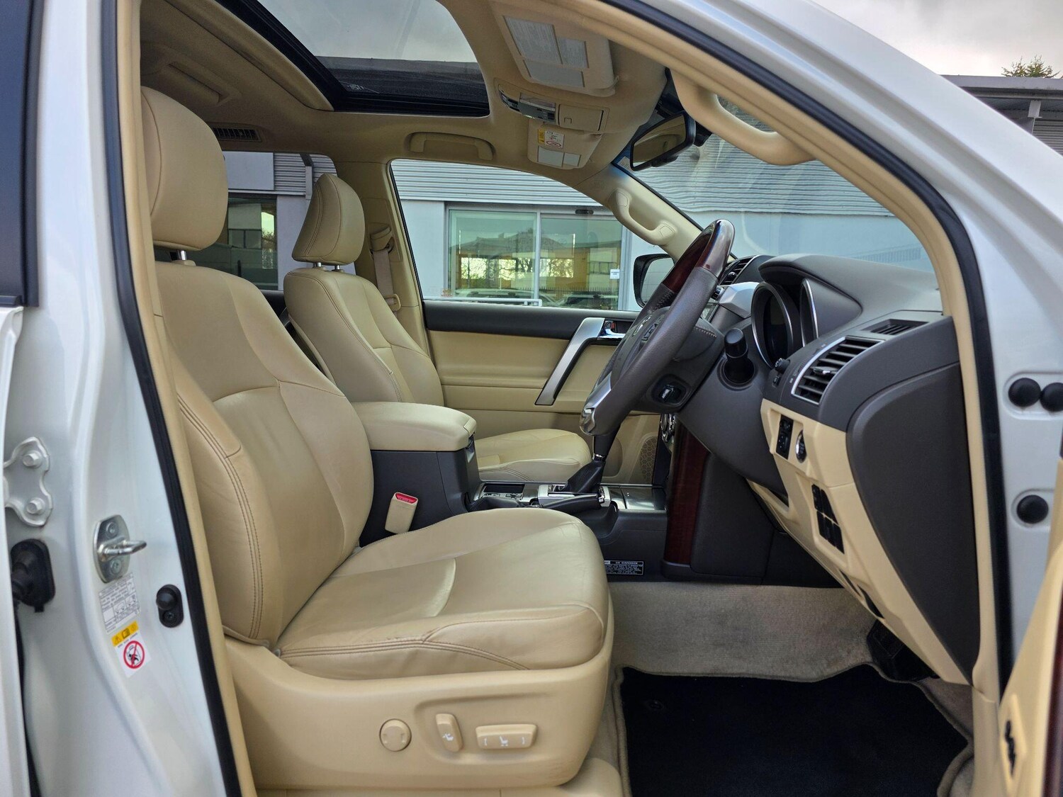 Used Toyota Land Cruiser 2017 for sale - 78127302: Photo 13