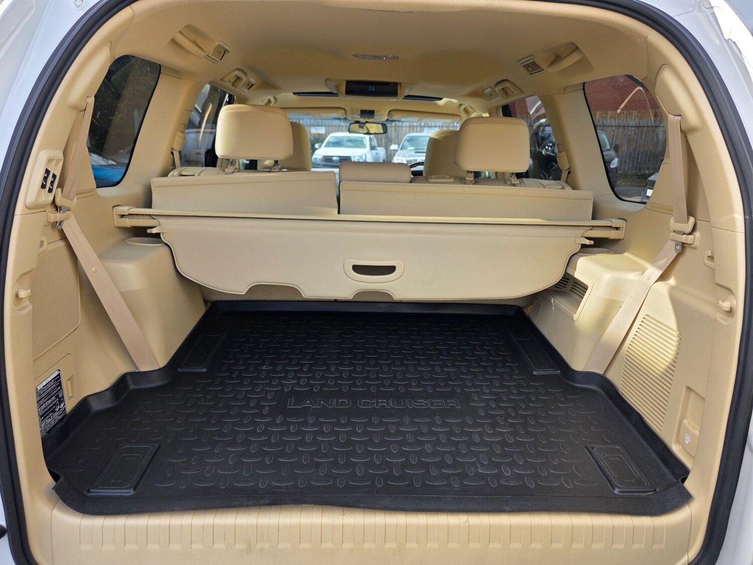 Used Toyota Land Cruiser 2017 for sale - 78127302: Photo 18