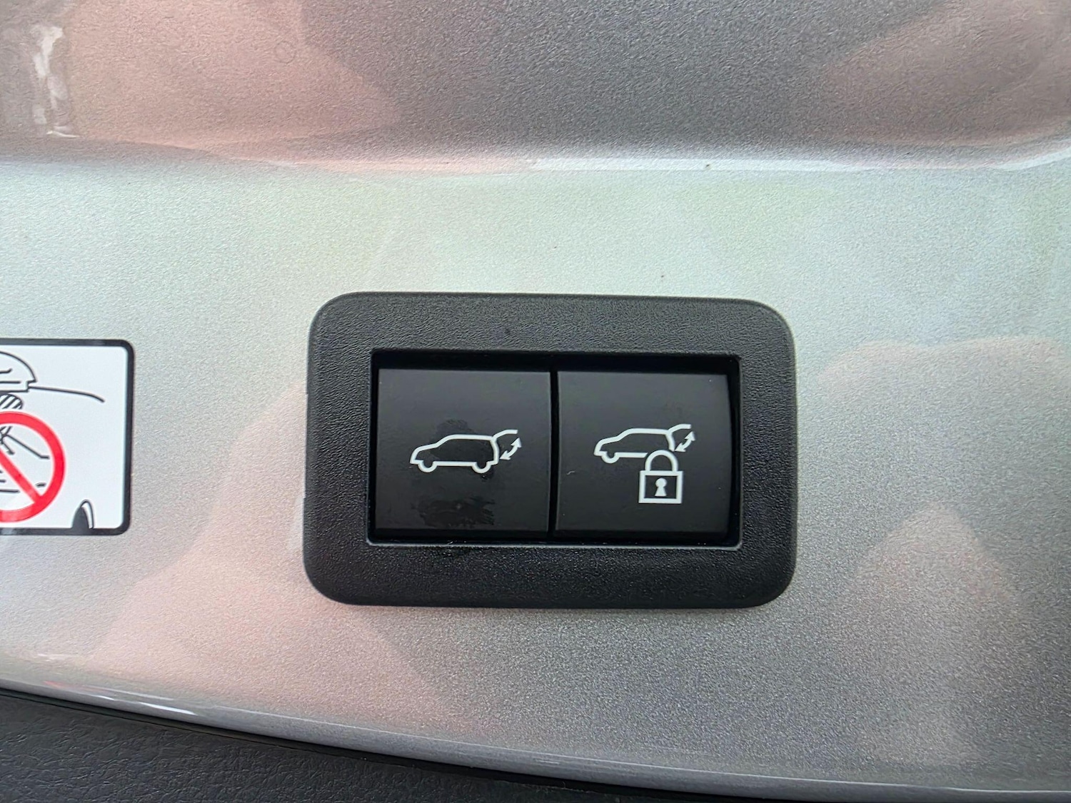 Used Toyota C-HR 2025 for sale - 76671259: Photo 24