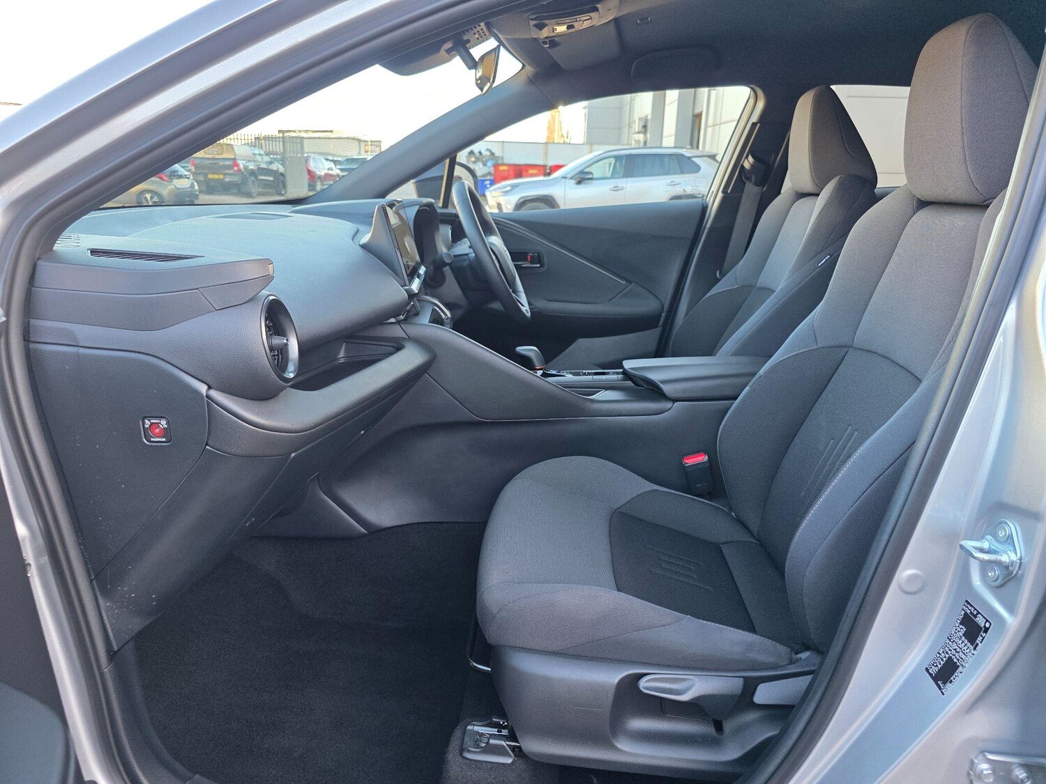 Used Toyota C-HR 2025 for sale - 77993332: Photo 12