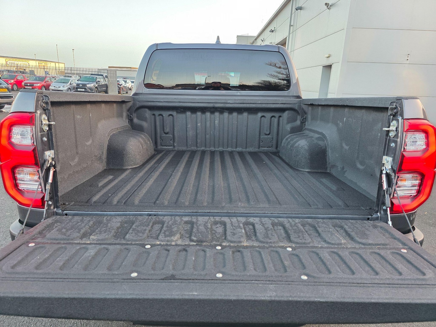 Used Toyota Hilux 2025 for sale - 77143684: Photo 16