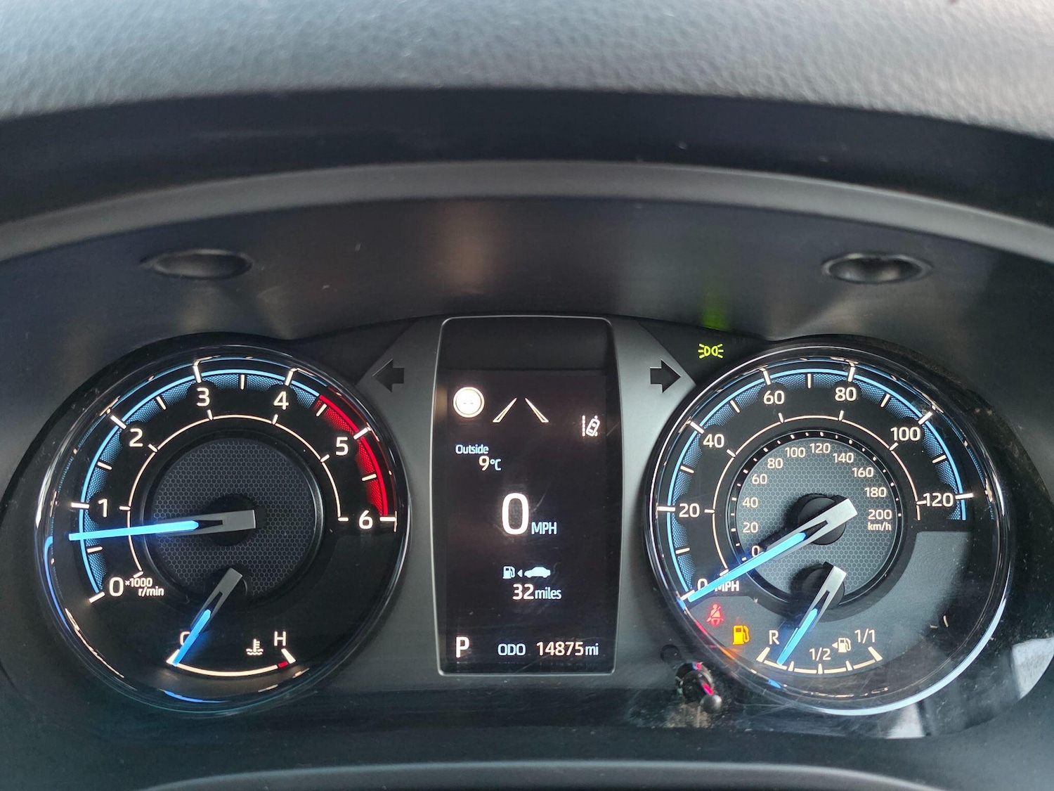 Used Toyota Hilux for sale - 78135933: Photo 11