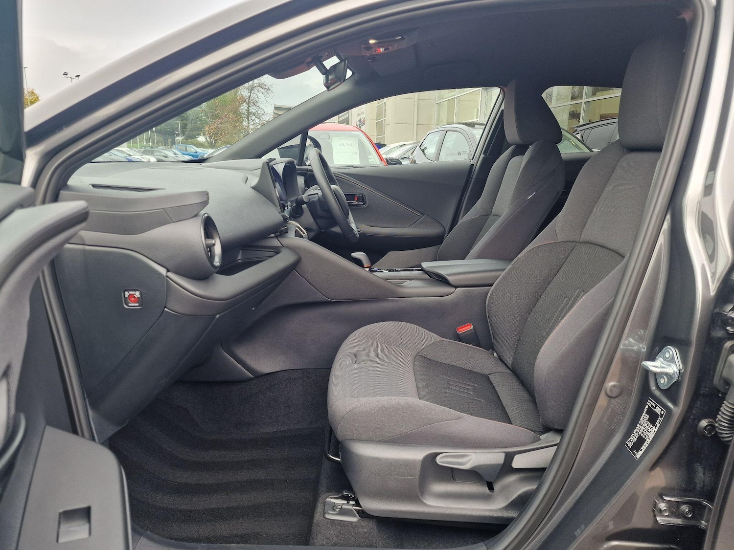 Used Toyota C-HR 2025 for sale - 77144697: Photo 12