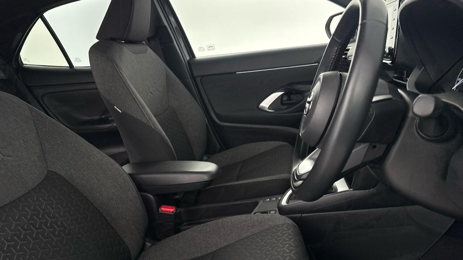 Used Toyota Yaris Cross 2023 for sale - 77709607: Photo 13