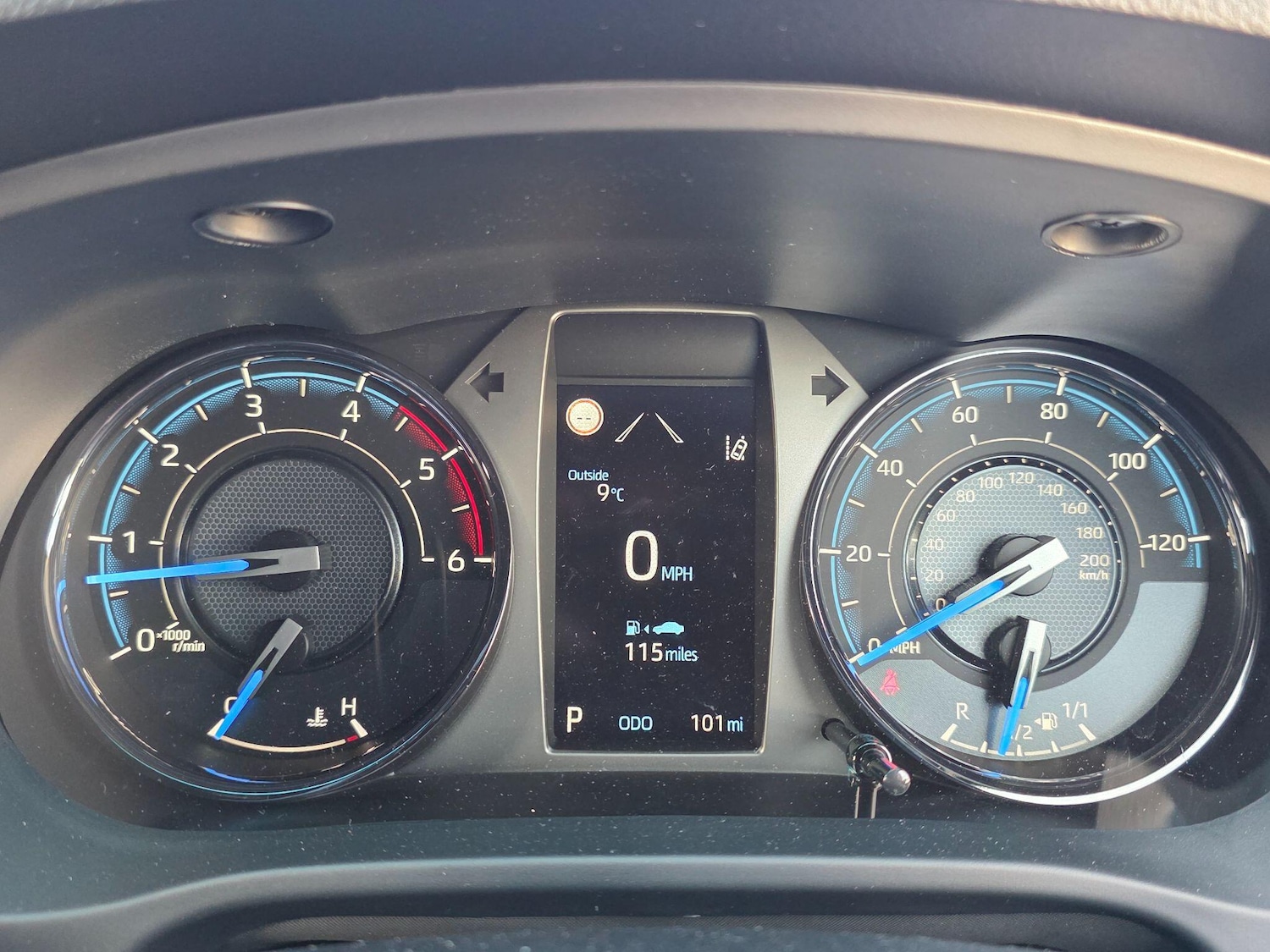 Used Toyota Hilux 2025 for sale - 76936507: Photo 11