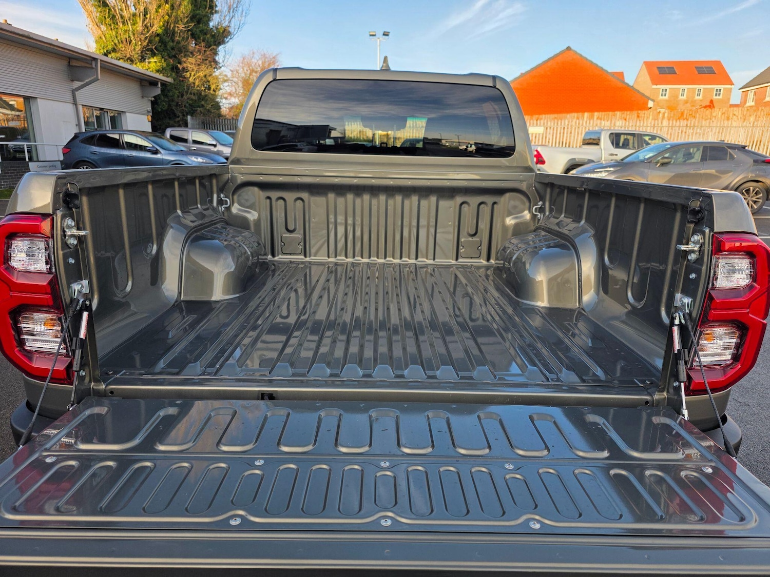 Used Toyota Hilux 2025 for sale - 76936507: Photo 16