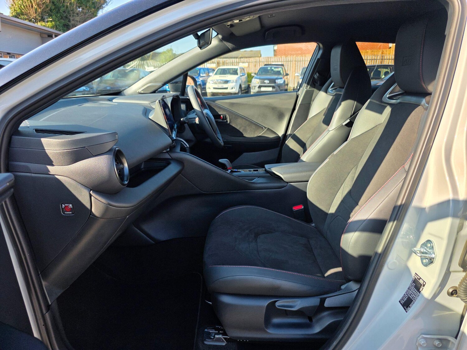 Used Toyota C-HR 2024 for sale - 78127303: Photo 12