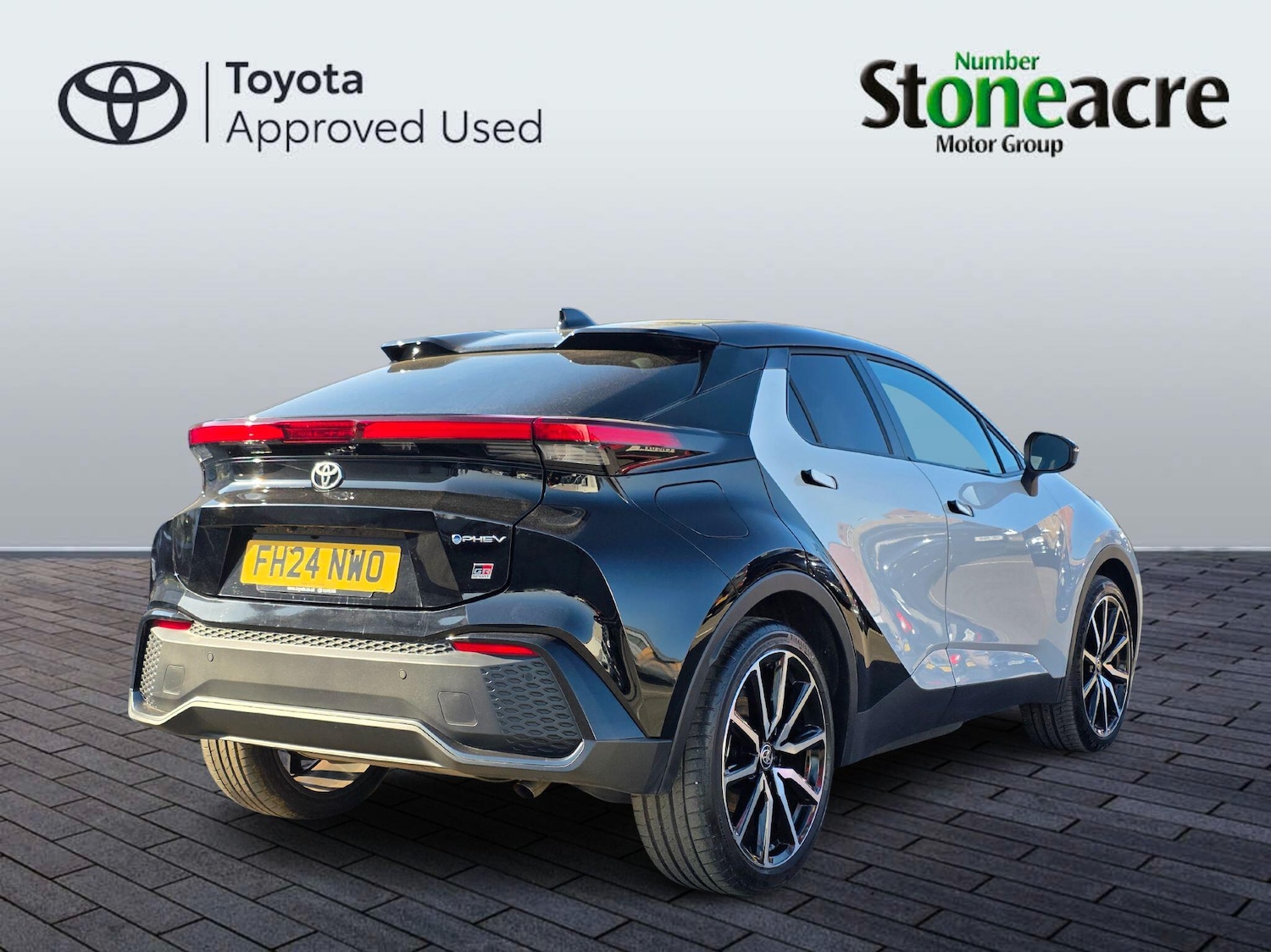 Used Toyota C-HR 2024 for sale - 78127303: Photo 2