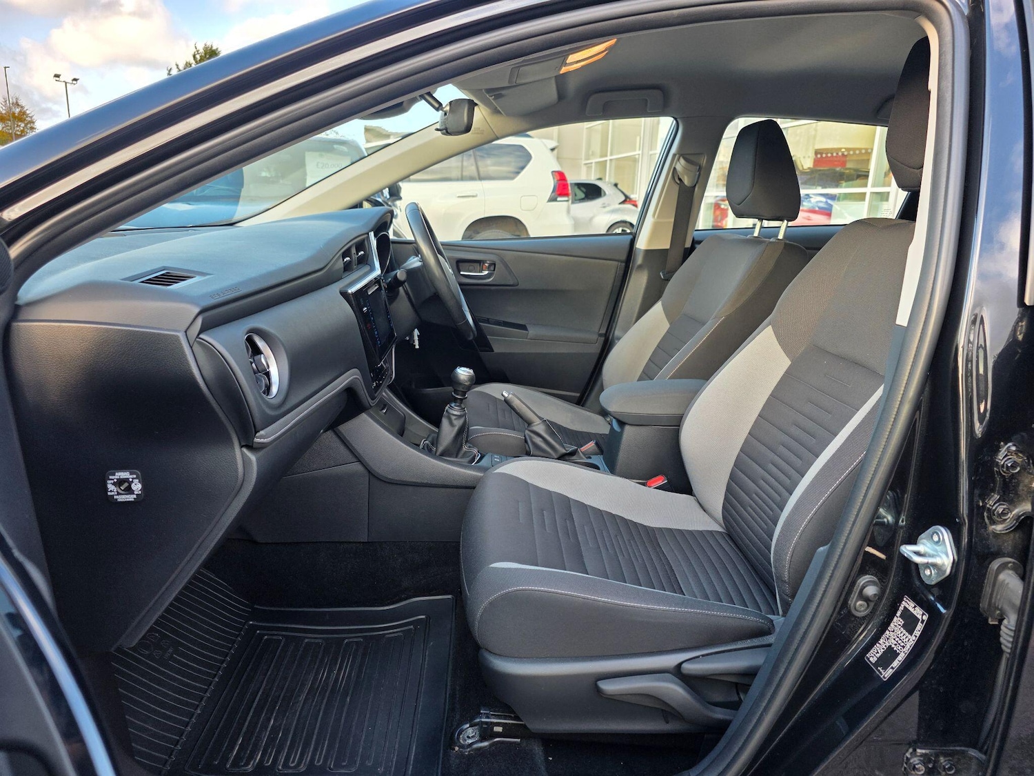 Used Toyota Auris 2017 for sale - 76473798: Photo 12