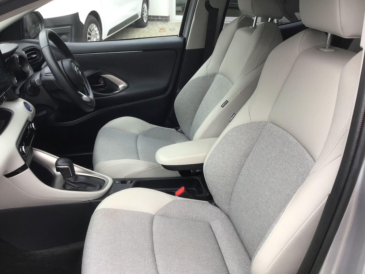 Used Toyota Yaris 2022 for sale - 77977871: Photo 11