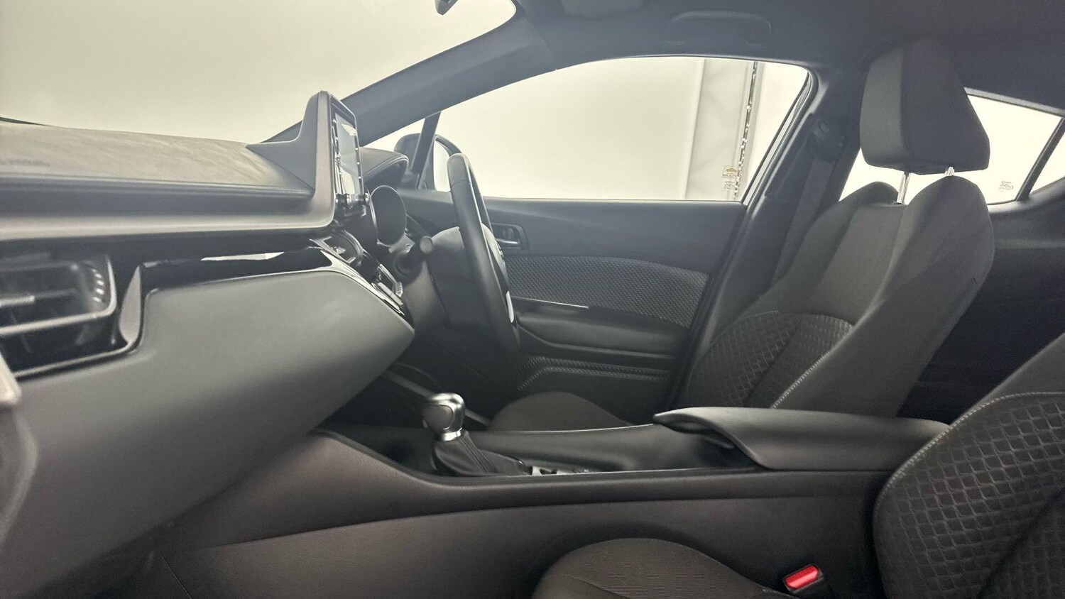 Used Toyota C-HR 2023 for sale - 77710242: Photo 12