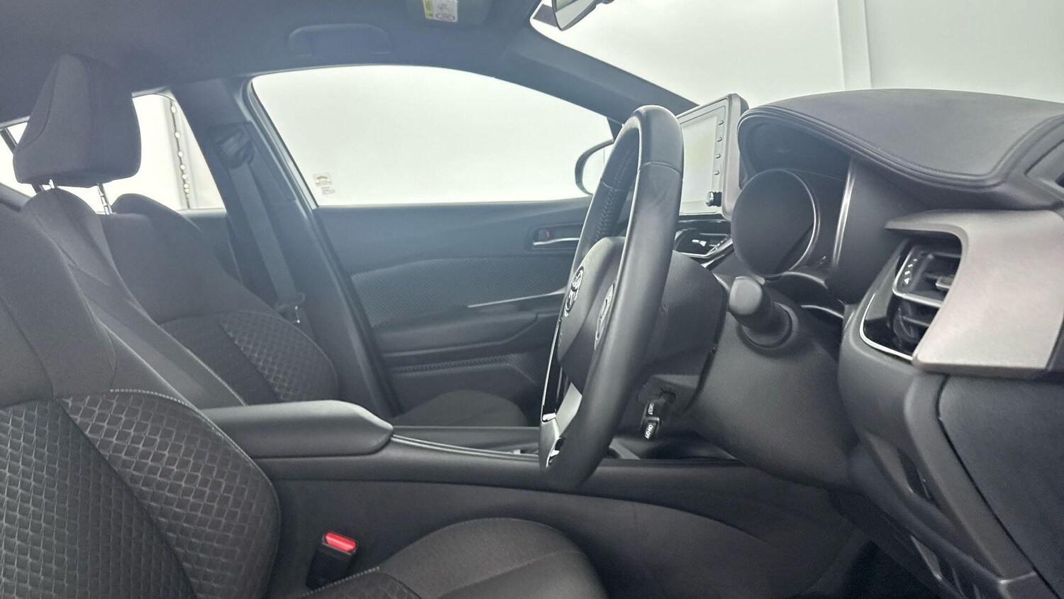 Used Toyota C-HR 2023 for sale - 77710242: Photo 13