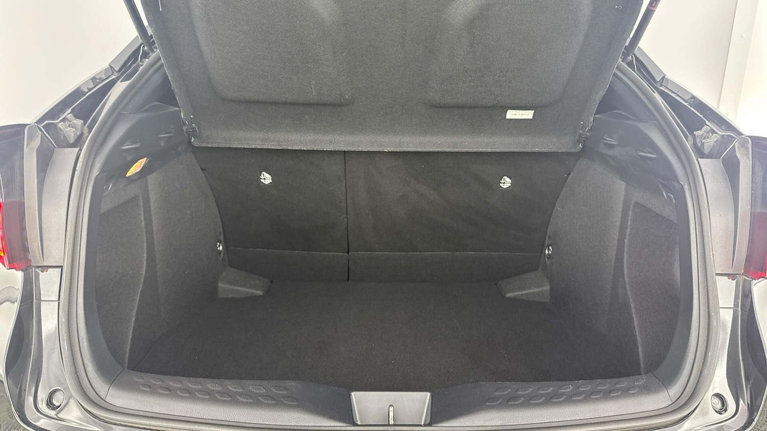 Used Toyota C-HR 2023 for sale - 77710242: Photo 16