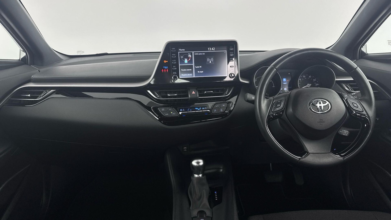 Used Toyota C-HR 2023 for sale - 77710242: Photo 7