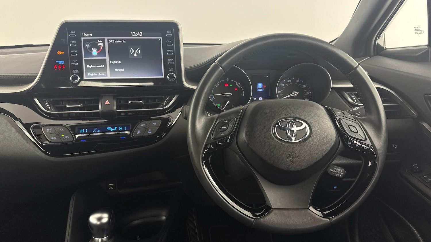 Used Toyota C-HR 2023 for sale - 77710242: Photo 8