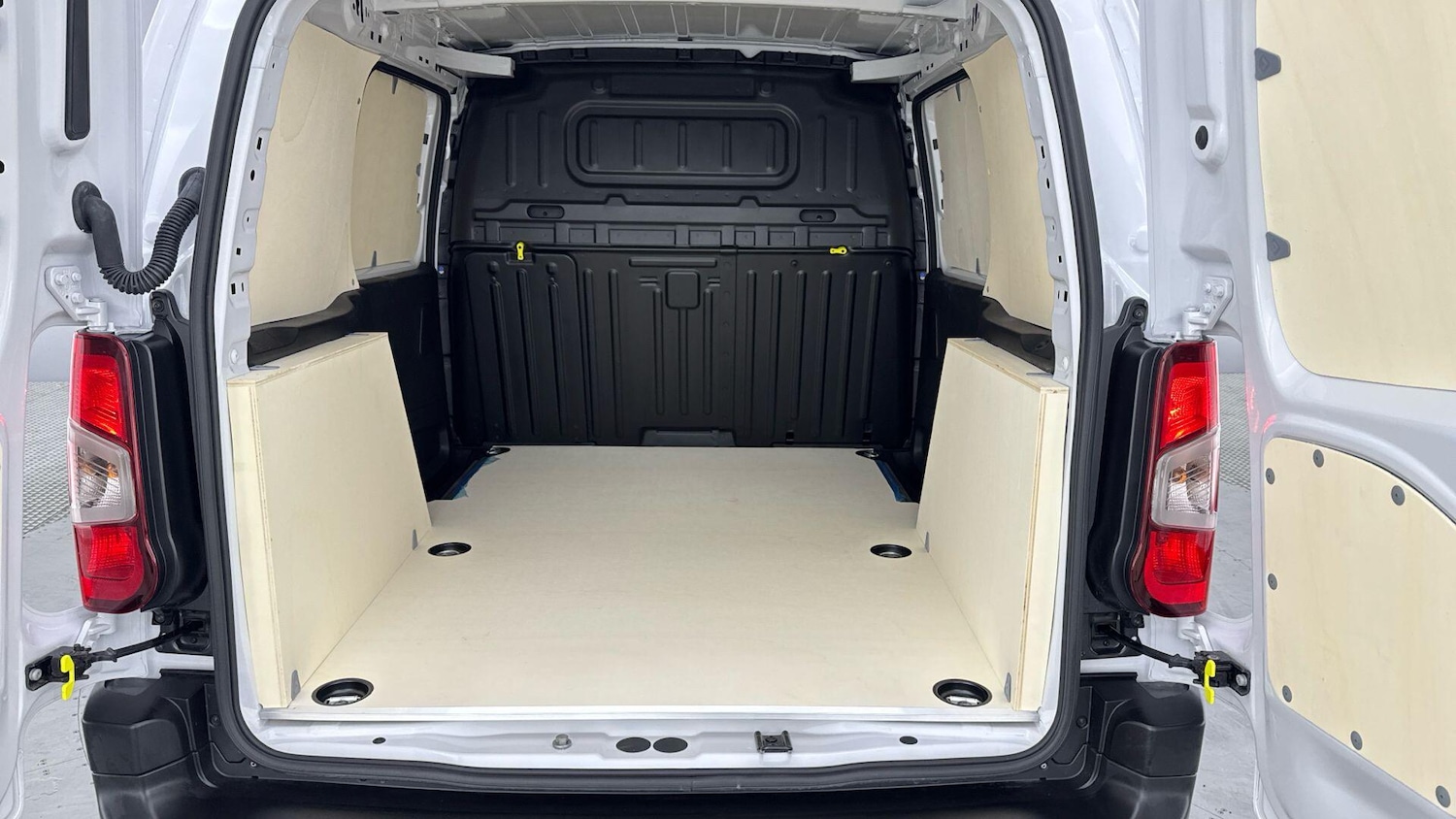 Used Toyota ProAce 2024 for sale - 78185792: Photo 16