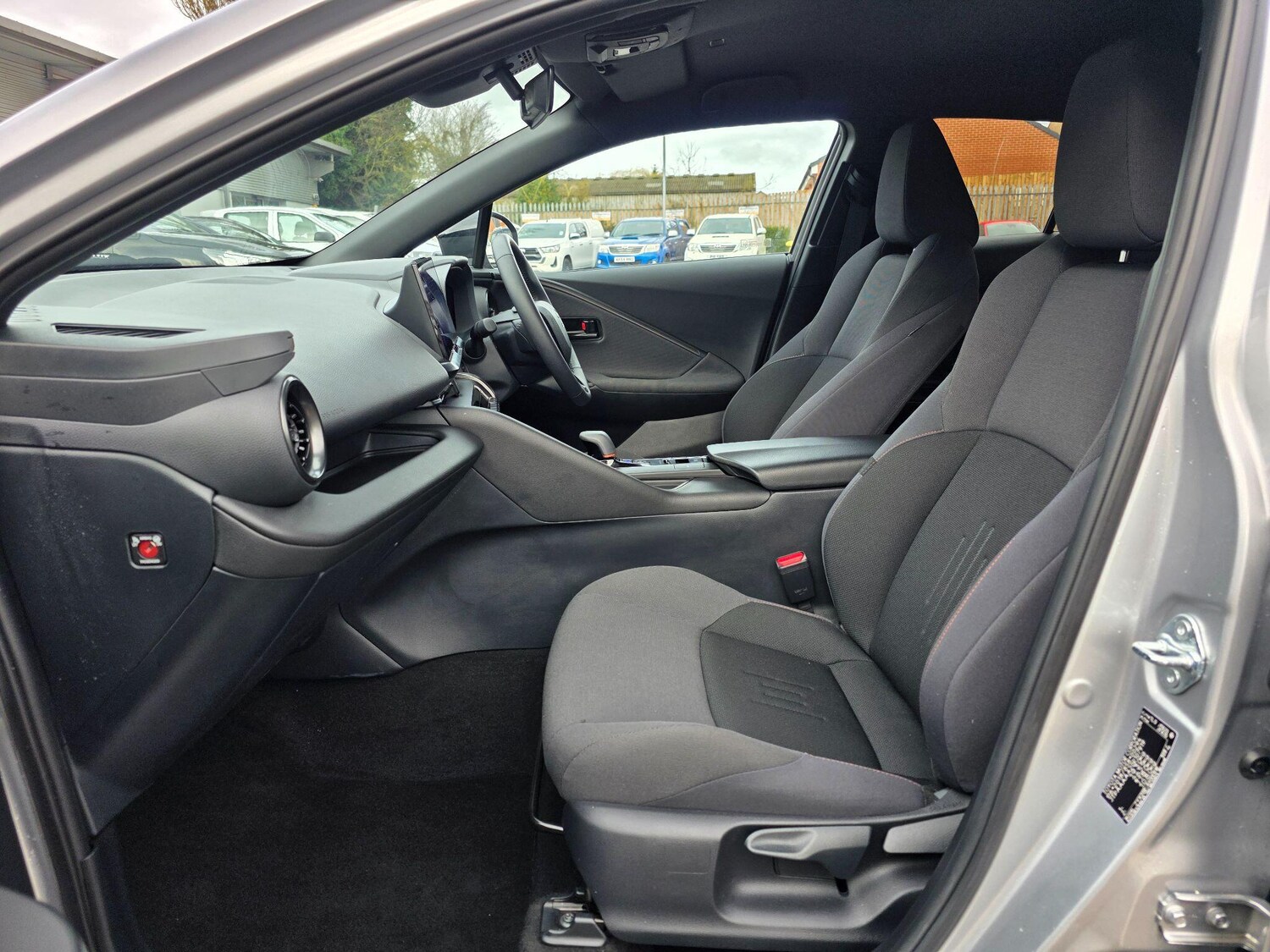 Used Toyota C-HR 2025 for sale - 77710548: Photo 12