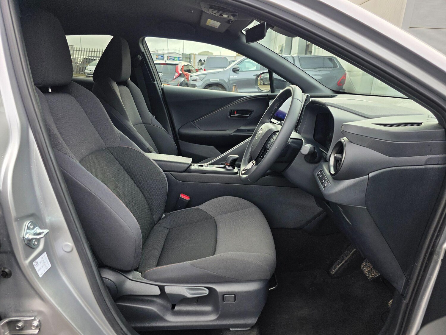 Used Toyota C-HR 2025 for sale - 77710548: Photo 13