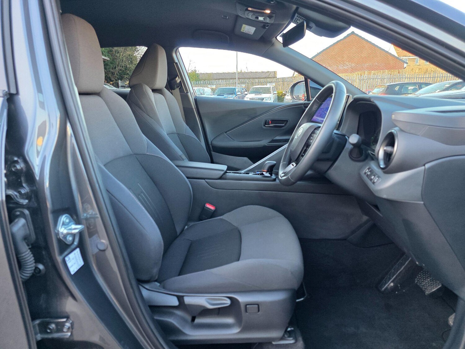 Used Toyota C-HR 2025 for sale - 77993458: Photo 13